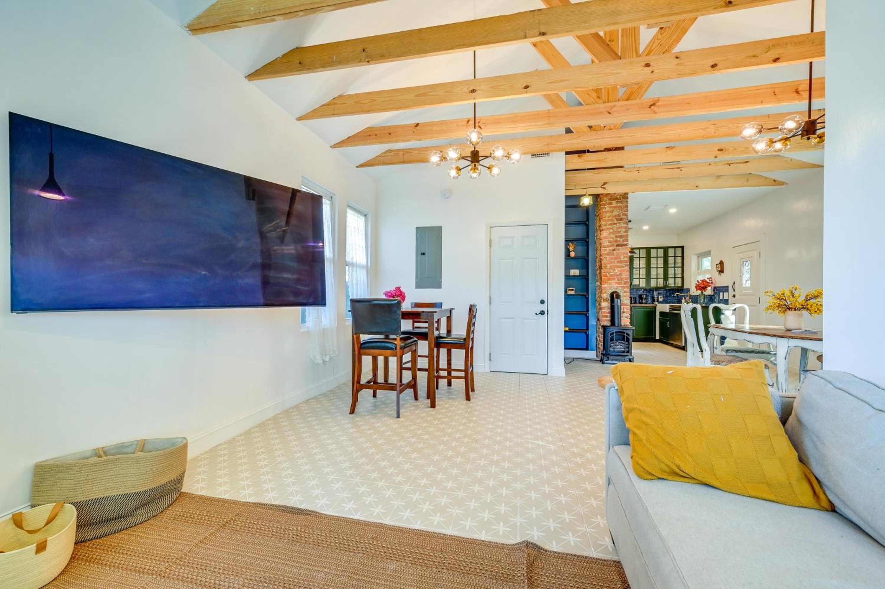 Vintage Home with Easy Downtown Tampa Access