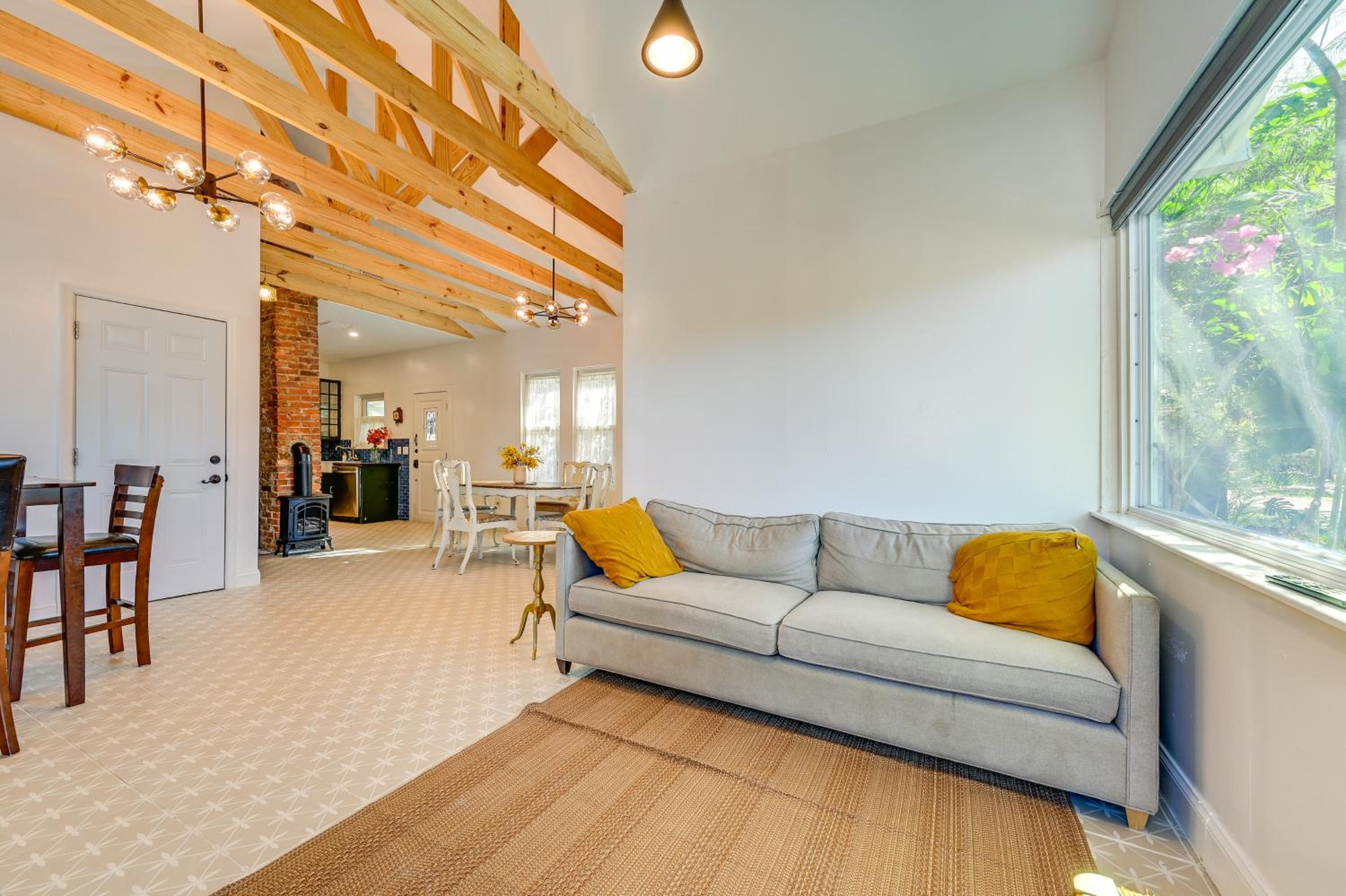 Vintage Home with Easy Downtown Tampa Access