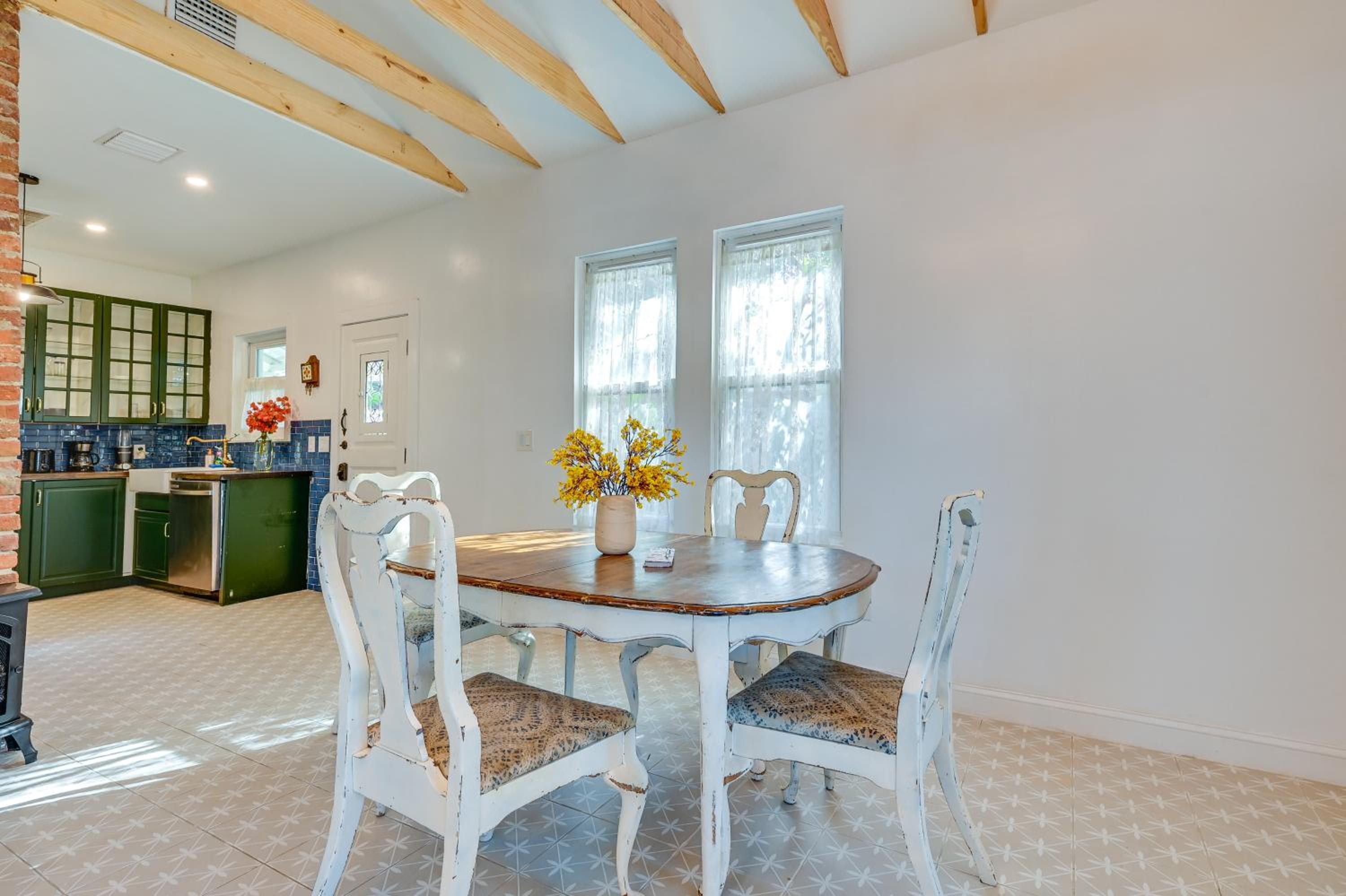 Vintage Home with Easy Downtown Tampa Access