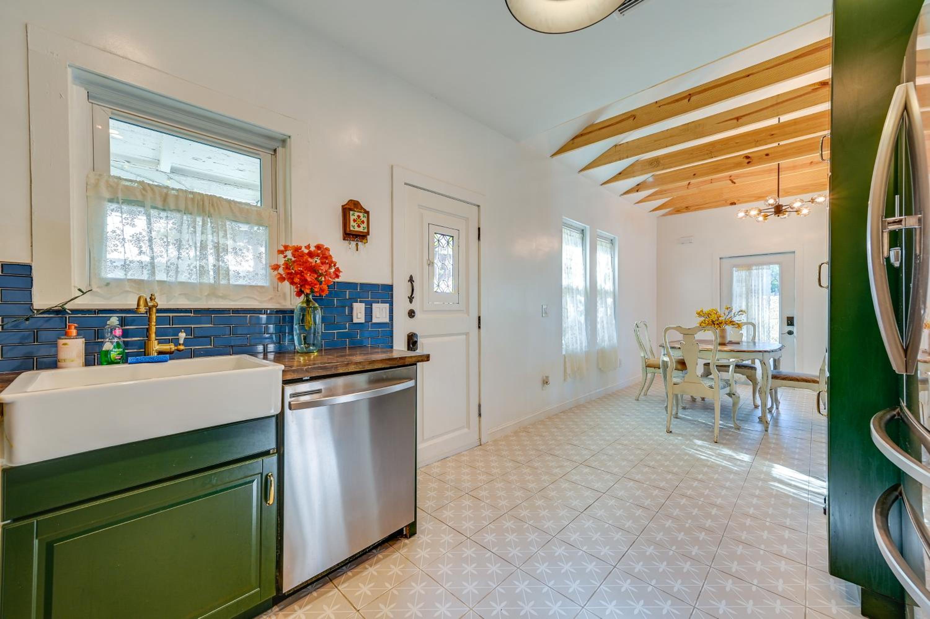 Vintage Home with Easy Downtown Tampa Access