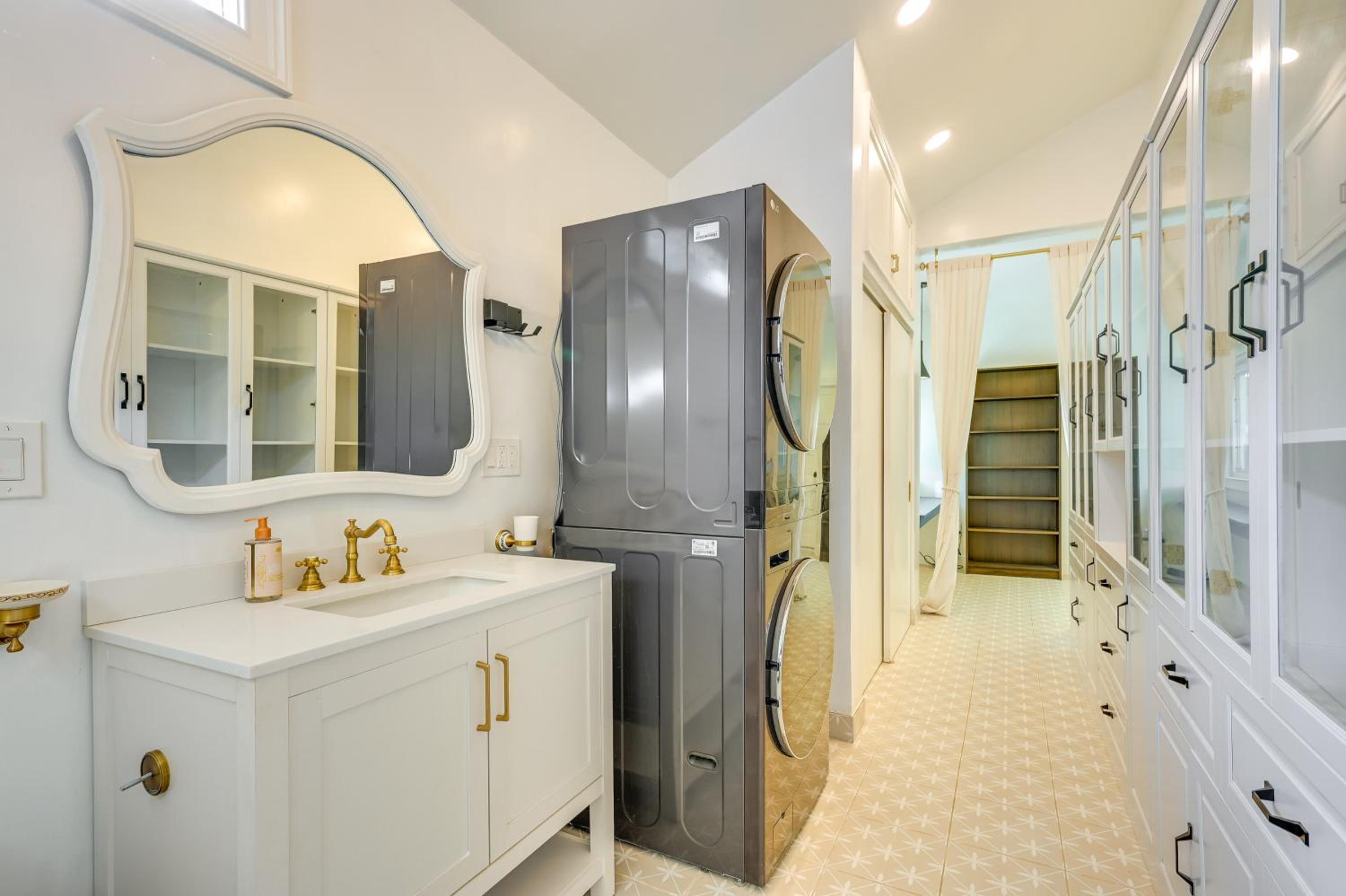 Vintage Home with Easy Downtown Tampa Access