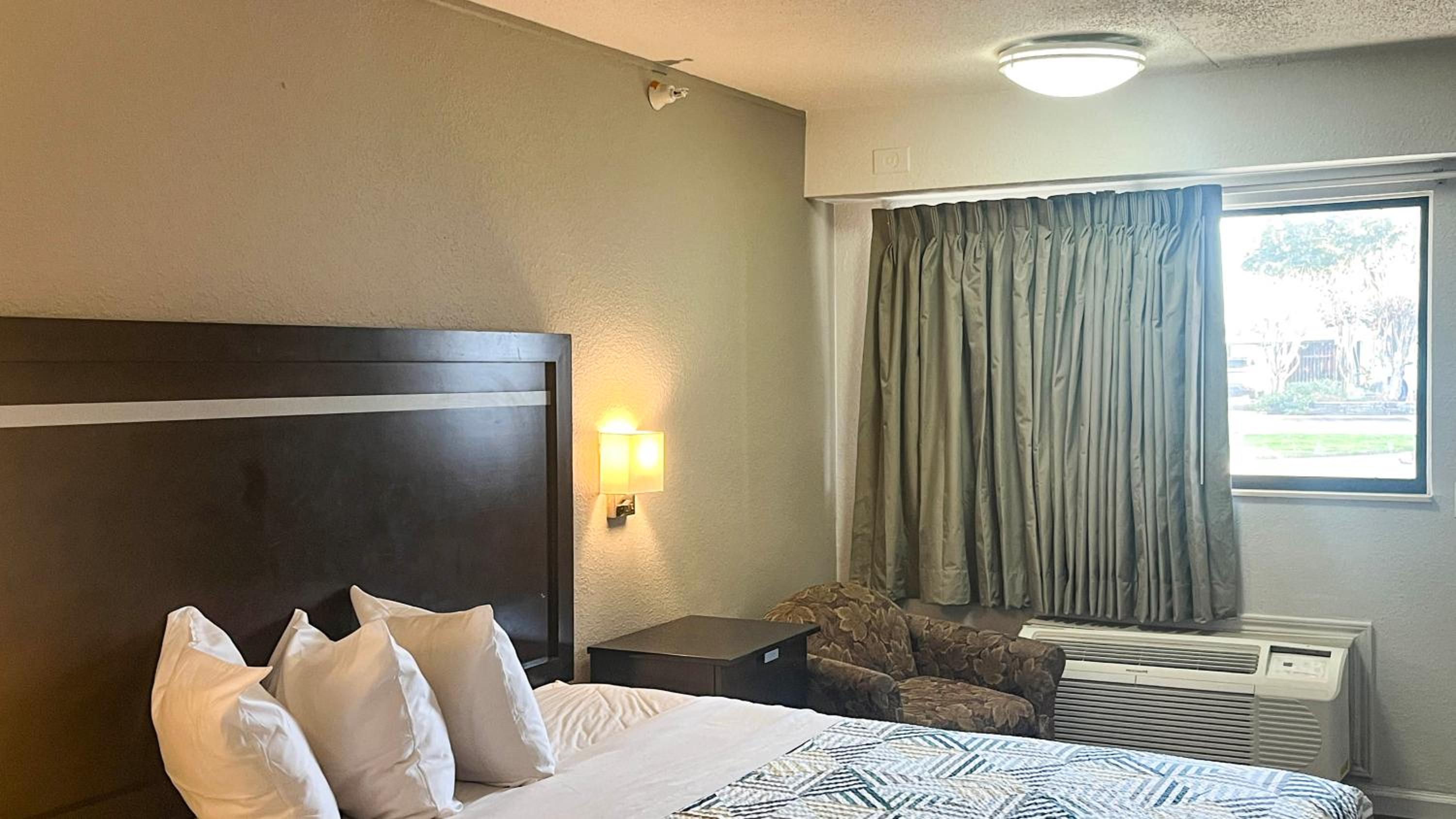 Studio 6 Suites Dallas TX - Loop 12 West
