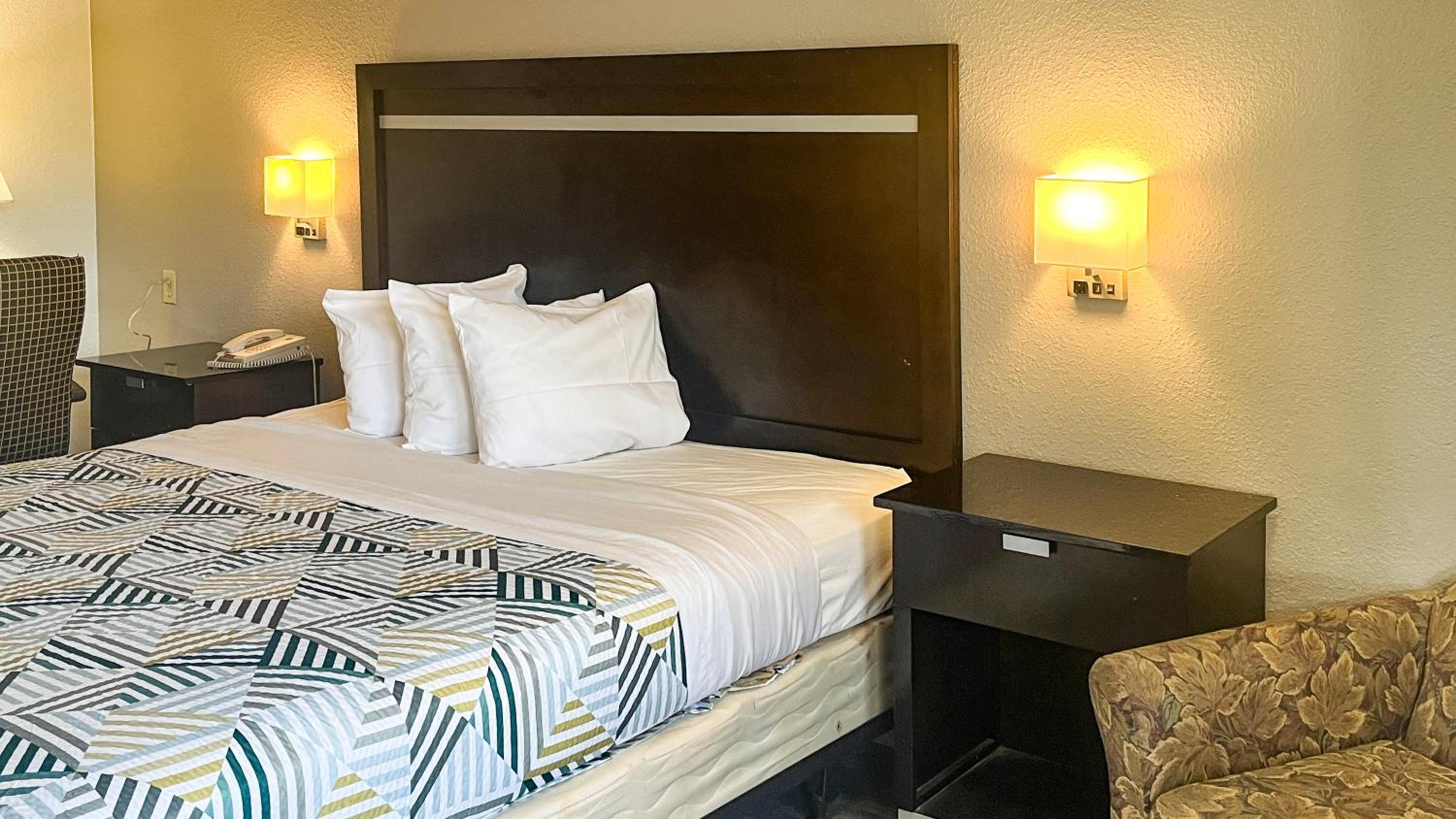 Studio 6 Suites Dallas TX - Loop 12 West