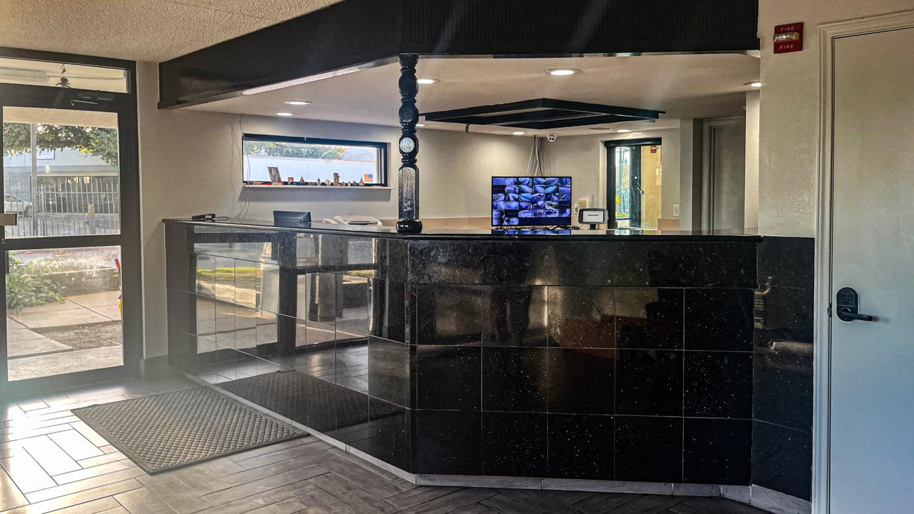 Studio 6 Suites Dallas TX - Loop 12 West