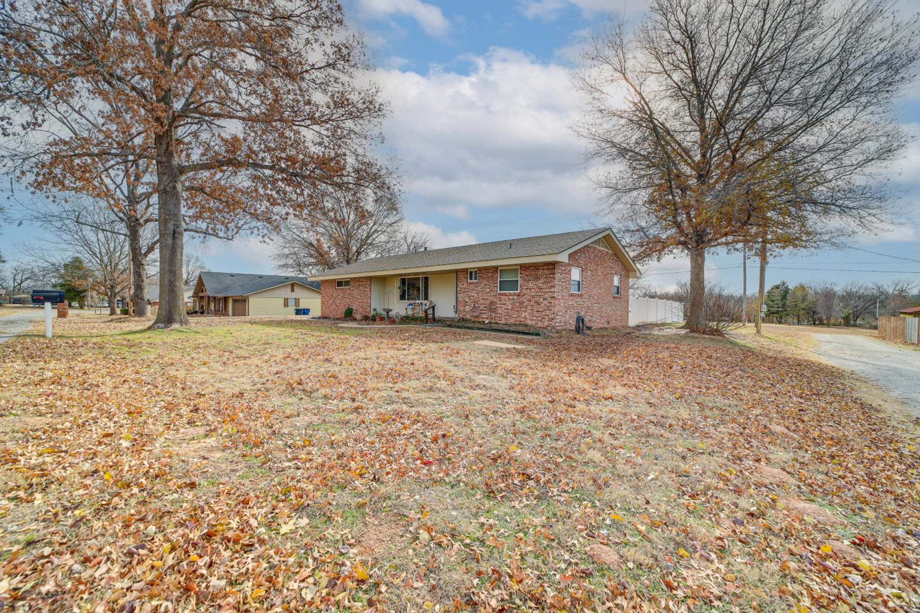 Close to Route 66! Bristow Home with Spacious Yard