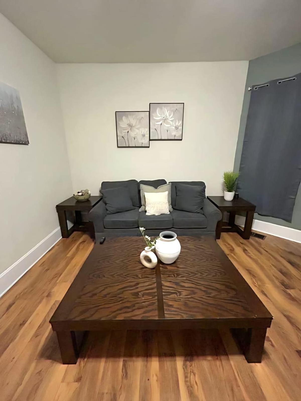 Downtown 1BR Stay Walk to Cafes & Parks