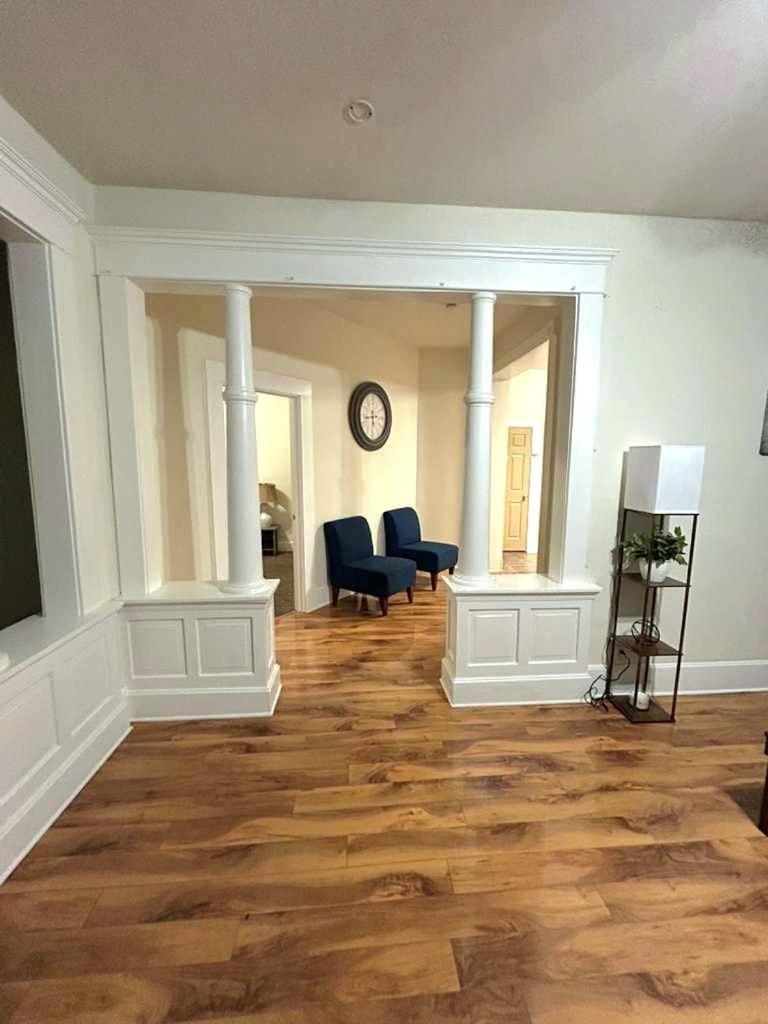 Downtown 1BR Stay Walk to Cafes & Parks