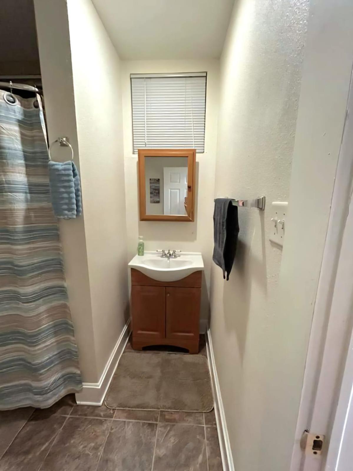 Downtown 1BR Stay Walk to Cafes & Parks