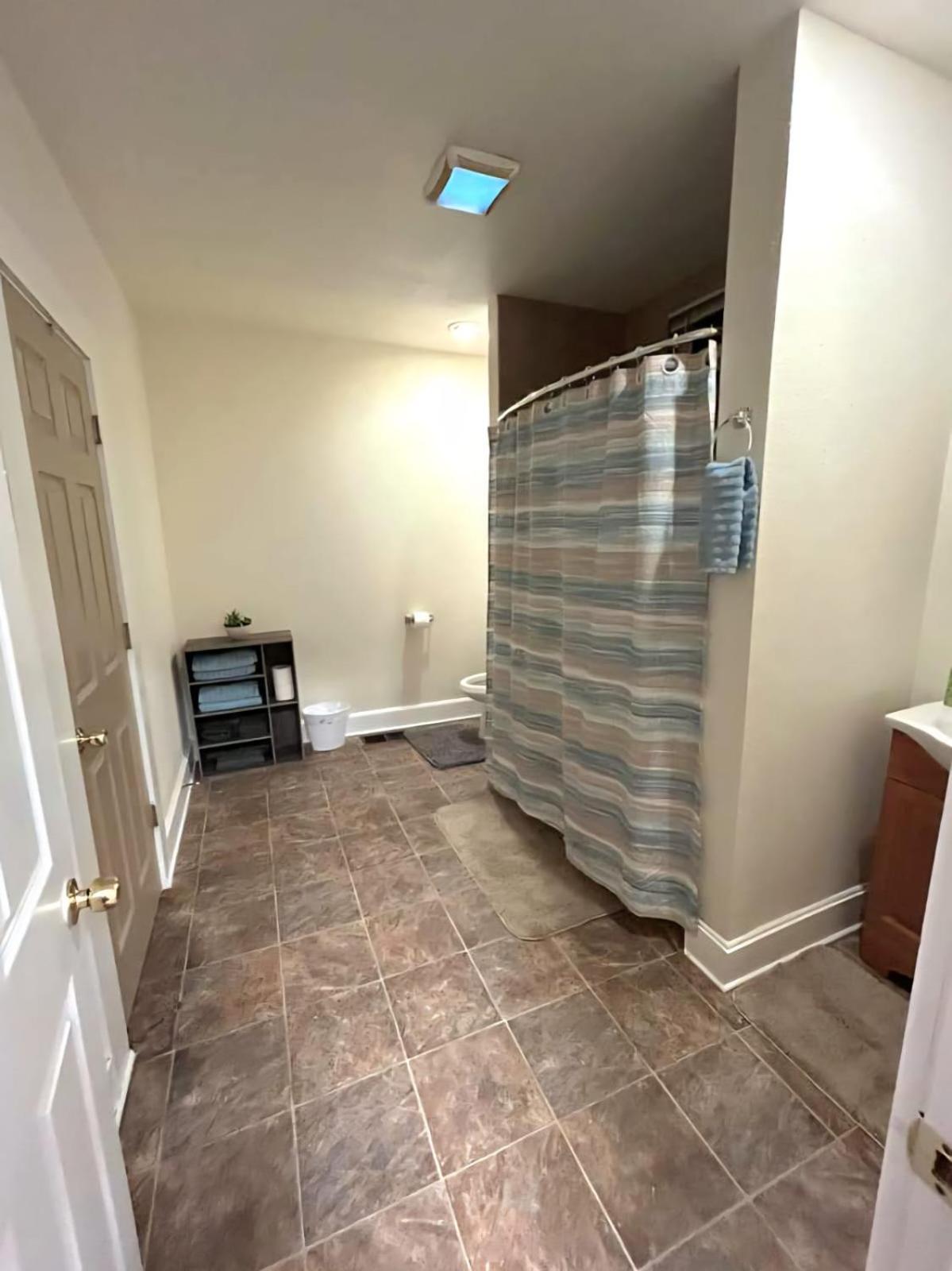 Downtown 1BR Stay Walk to Cafes & Parks