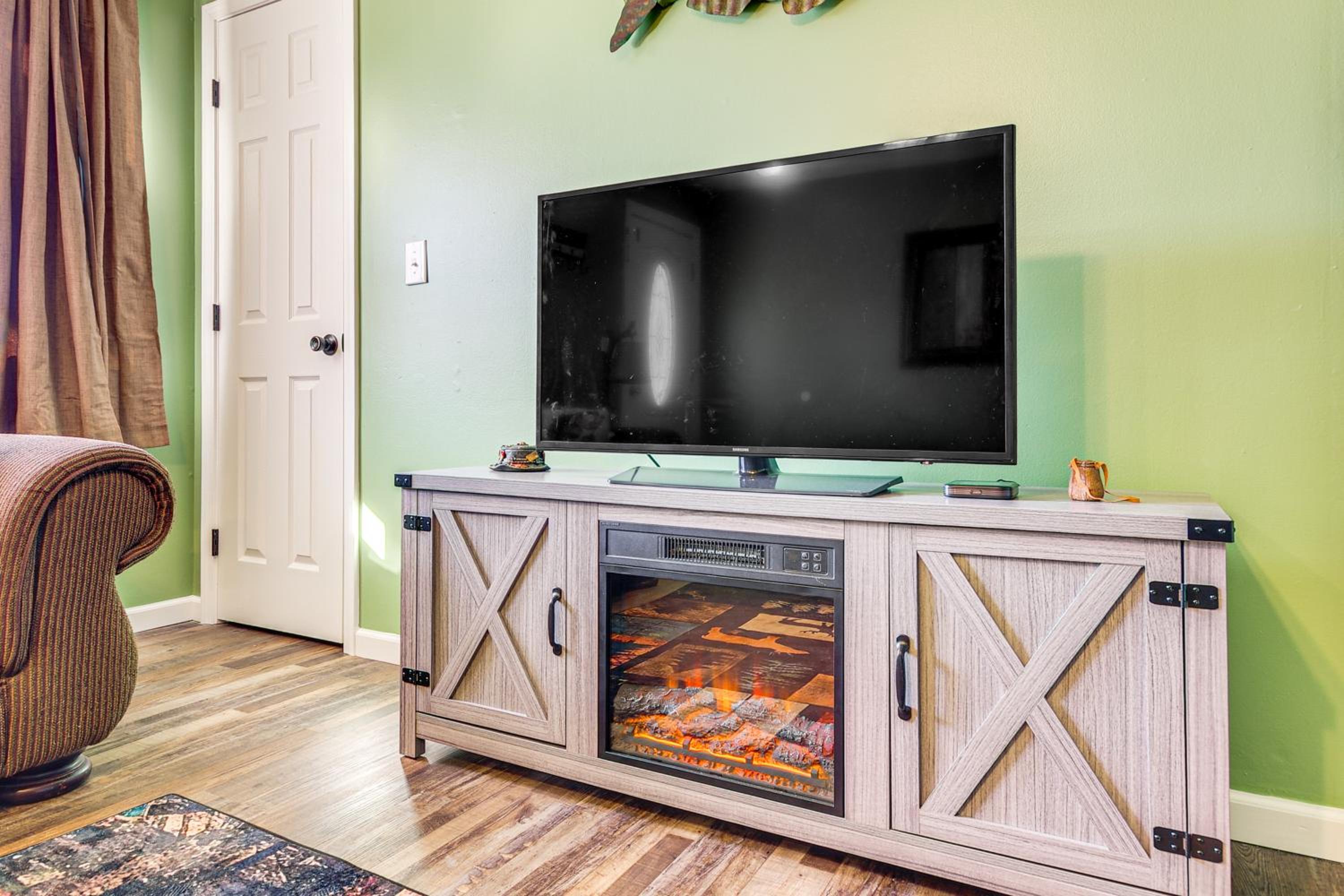 Lebanon Fishing Retreat with Fire Pit Pets Welcome!