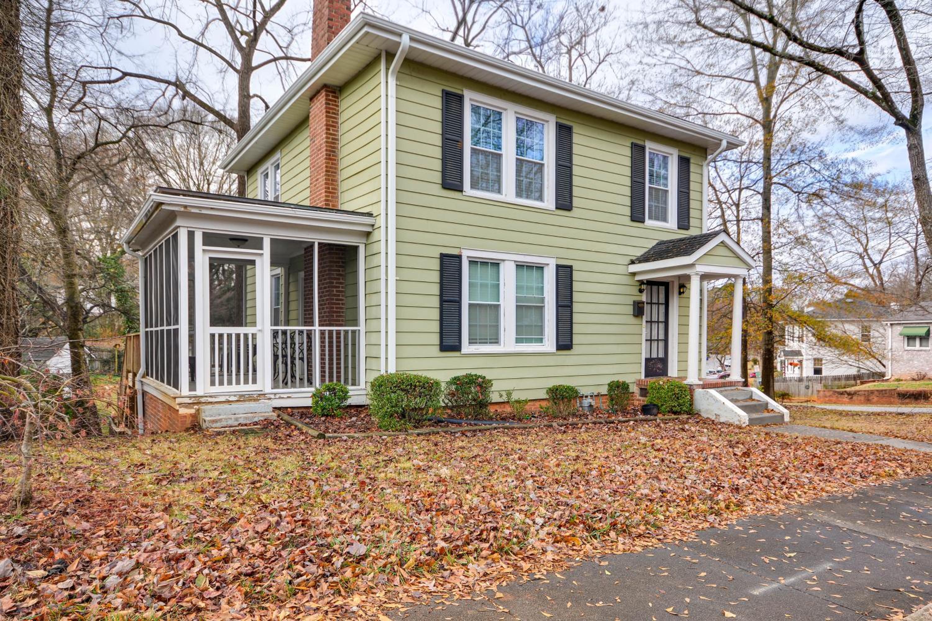 Great for Travel Nurses! Winston-Salem Gem with Yard