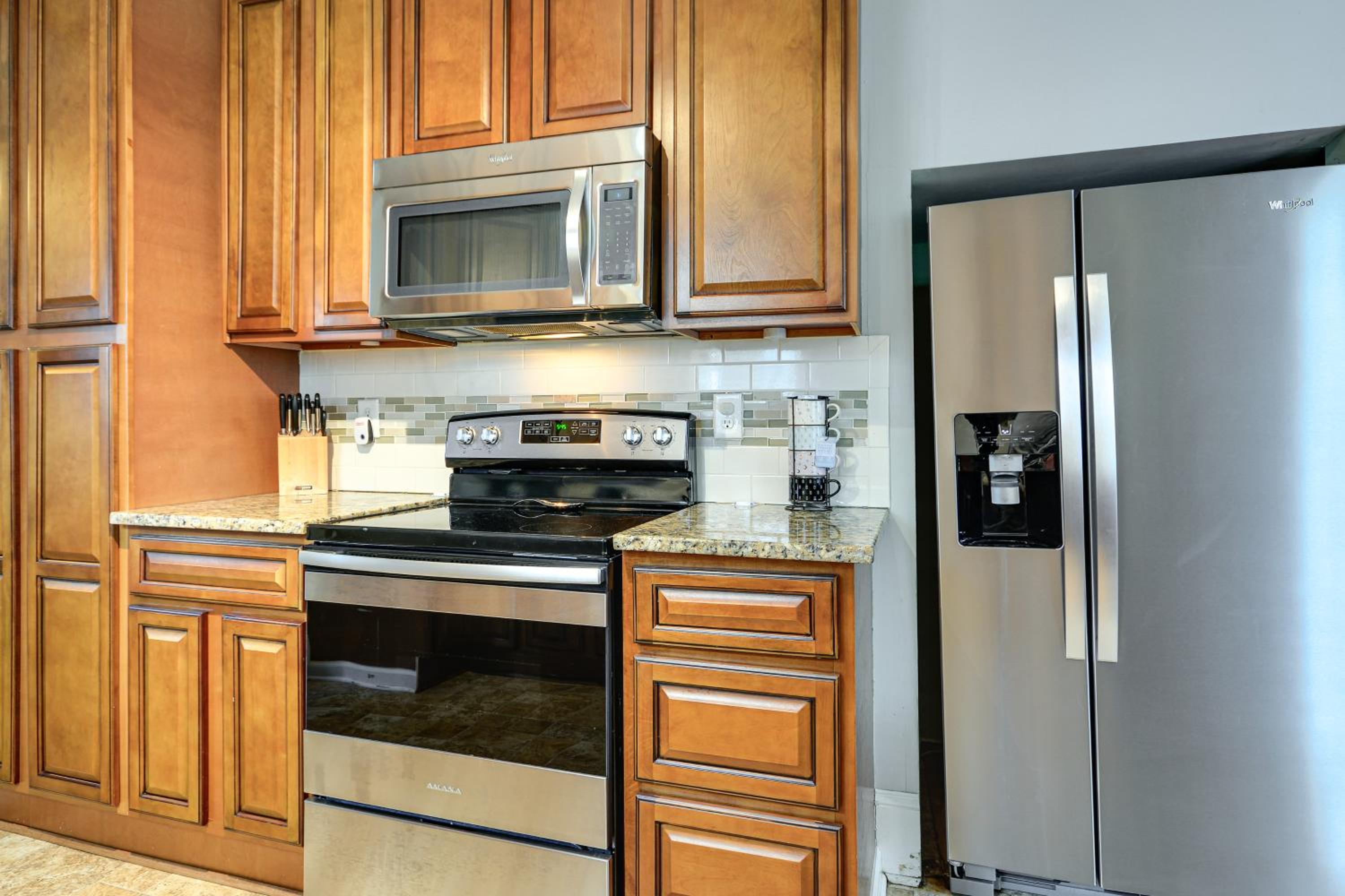 Great for Travel Nurses! Winston-Salem Gem with Yard