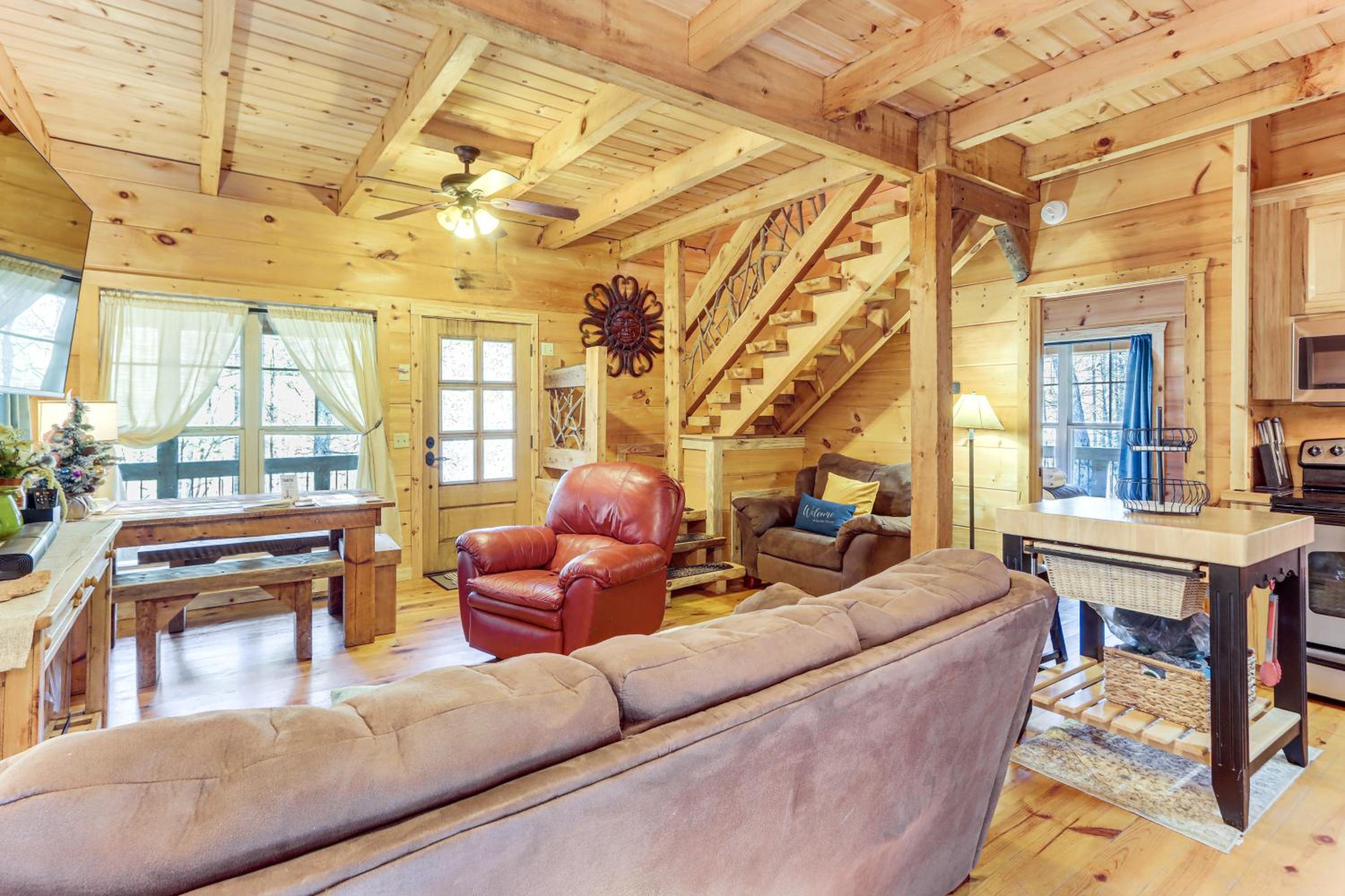 Newly Refreshed! Suches Cabin with Deck, Fire Pit