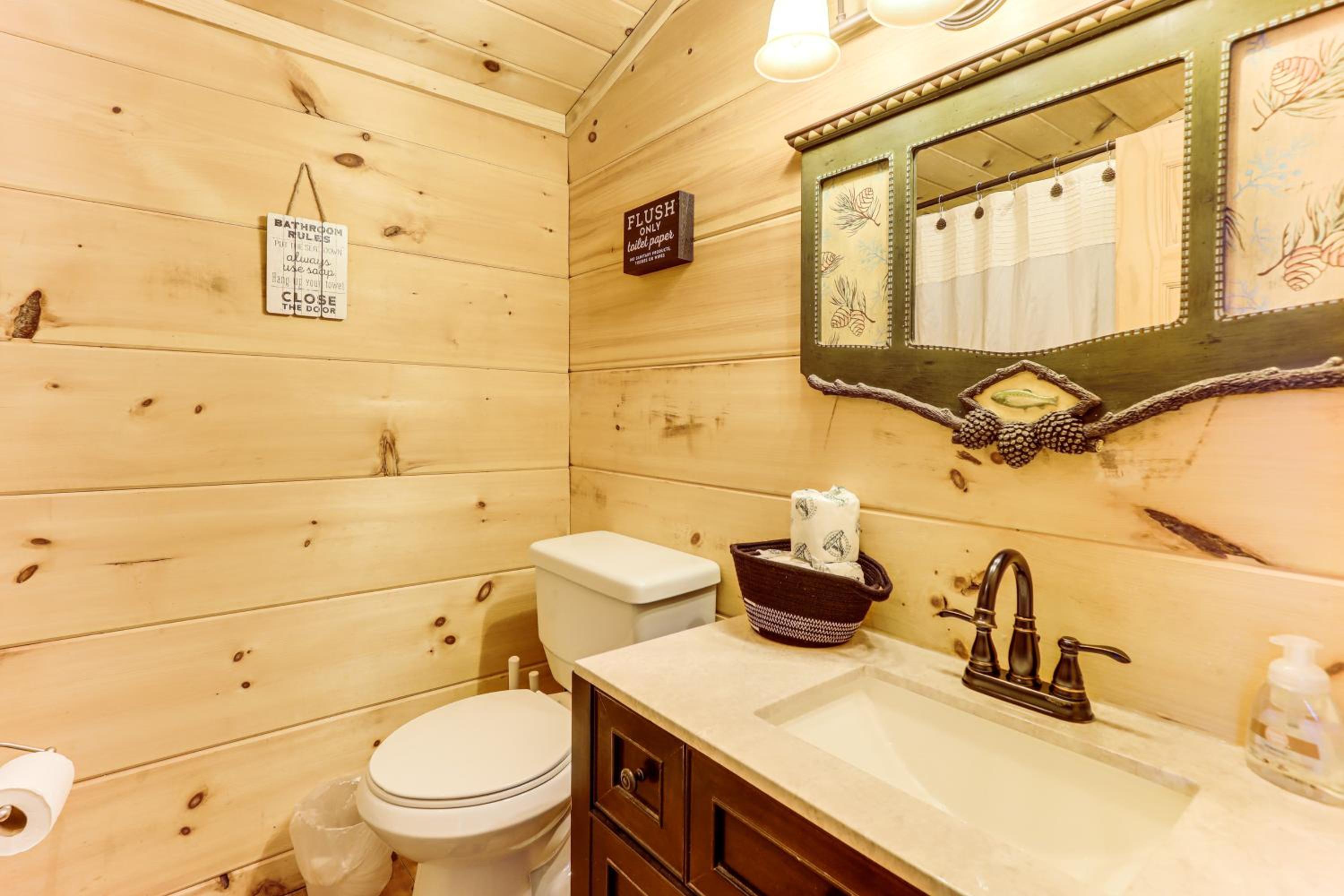 Newly Refreshed! Suches Cabin with Deck, Fire Pit
