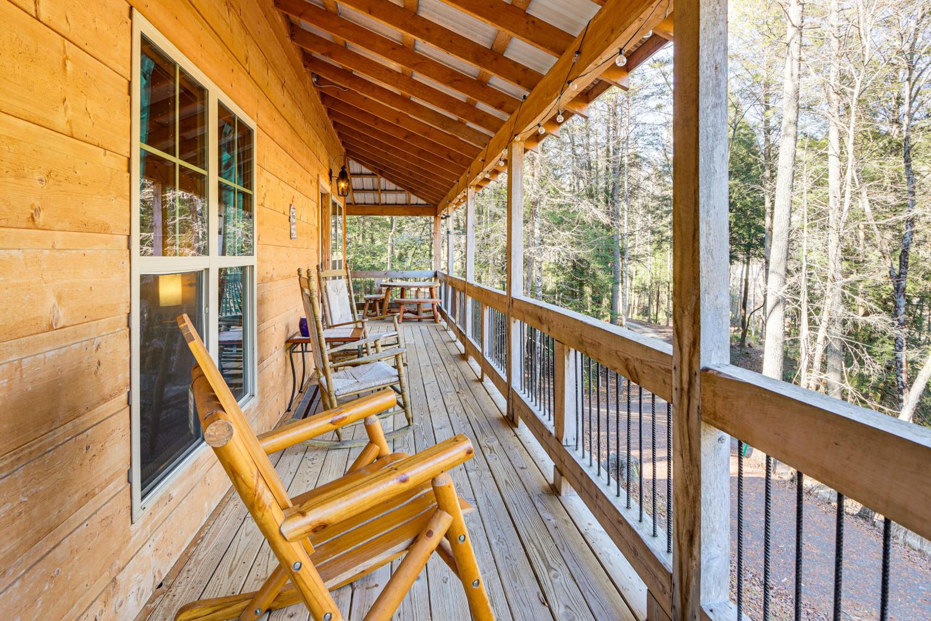 Newly Refreshed! Suches Cabin with Deck, Fire Pit