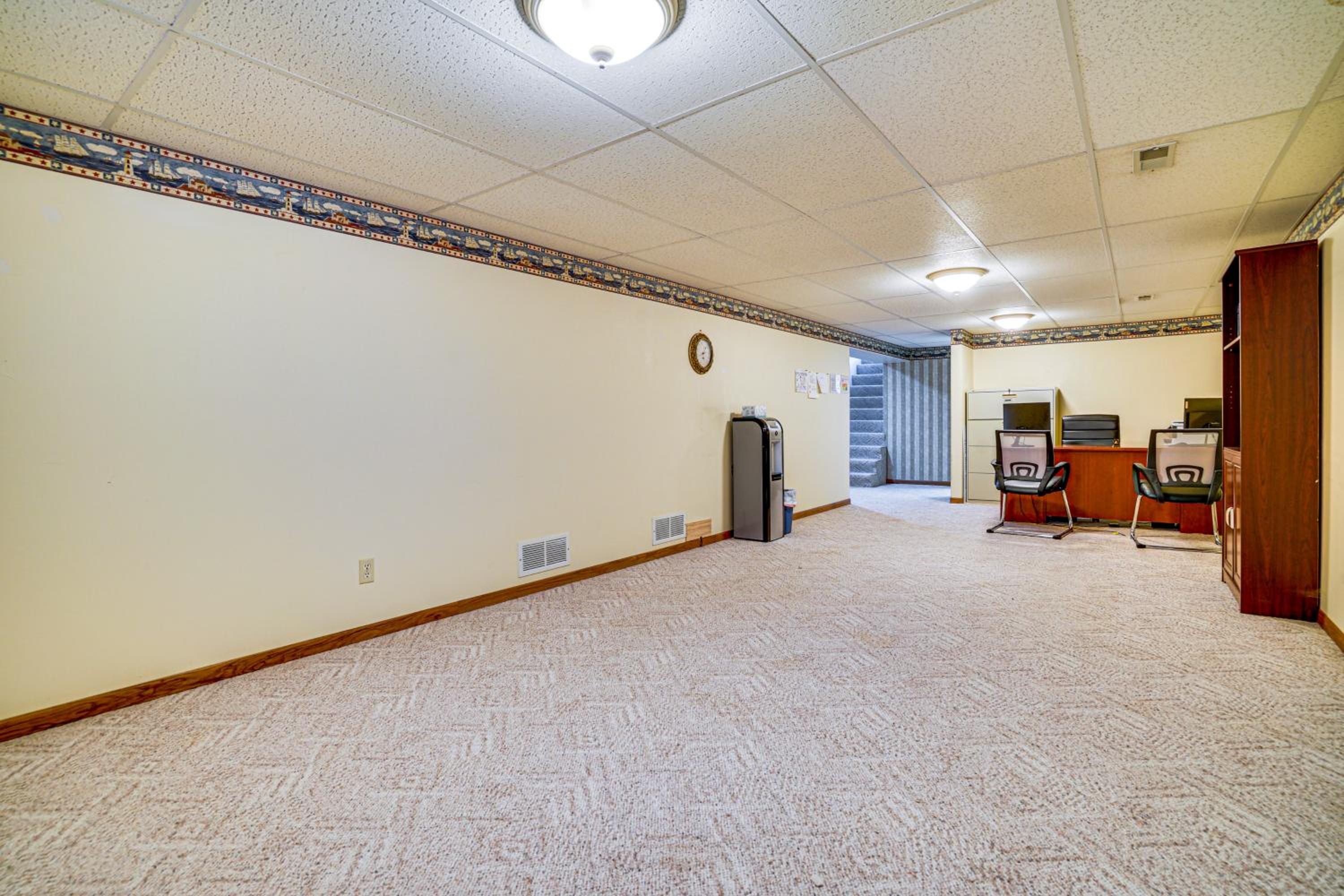 12 Mi to St Paul Pet-Friendly Home with Backyard