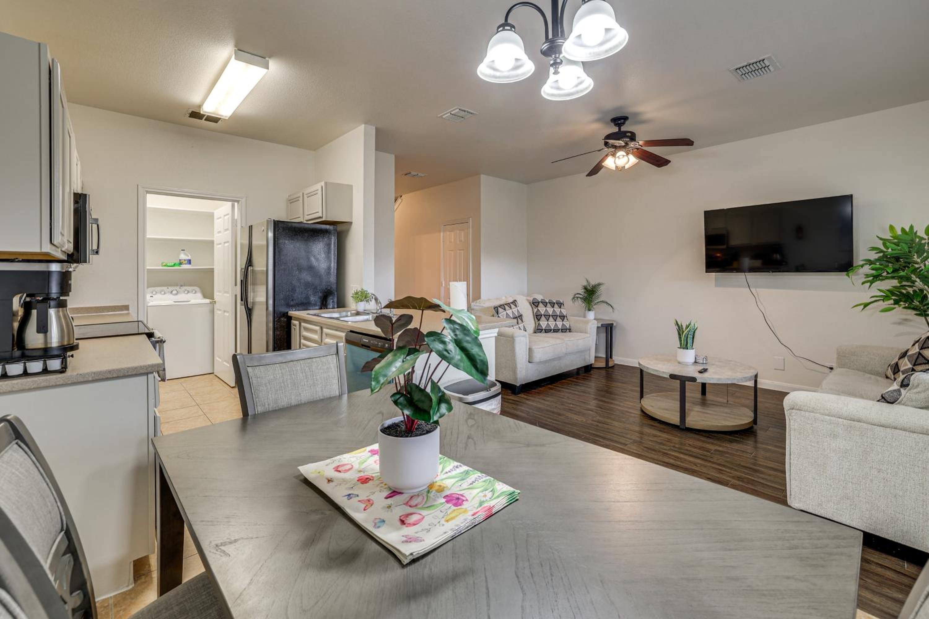 Suburban San Antonio Stay Near Parks and Hospitals