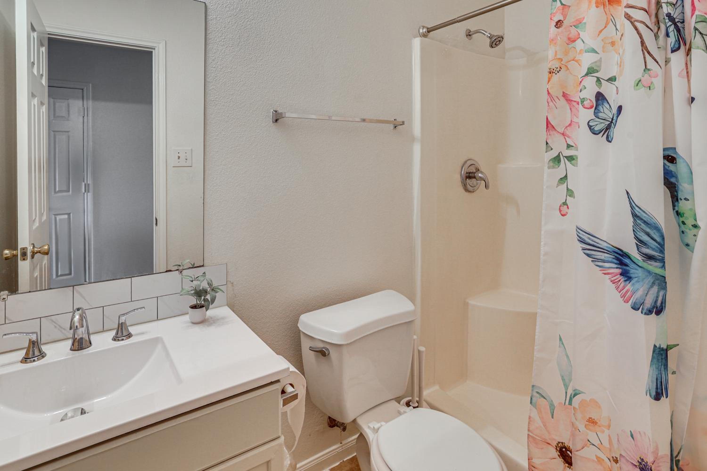 Suburban San Antonio Stay Near Parks and Hospitals