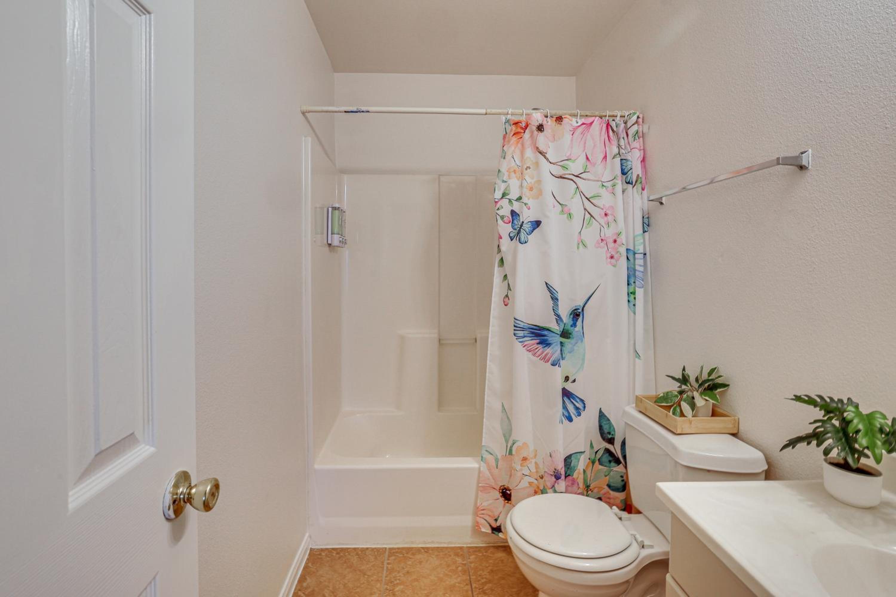 Suburban San Antonio Stay Near Parks and Hospitals