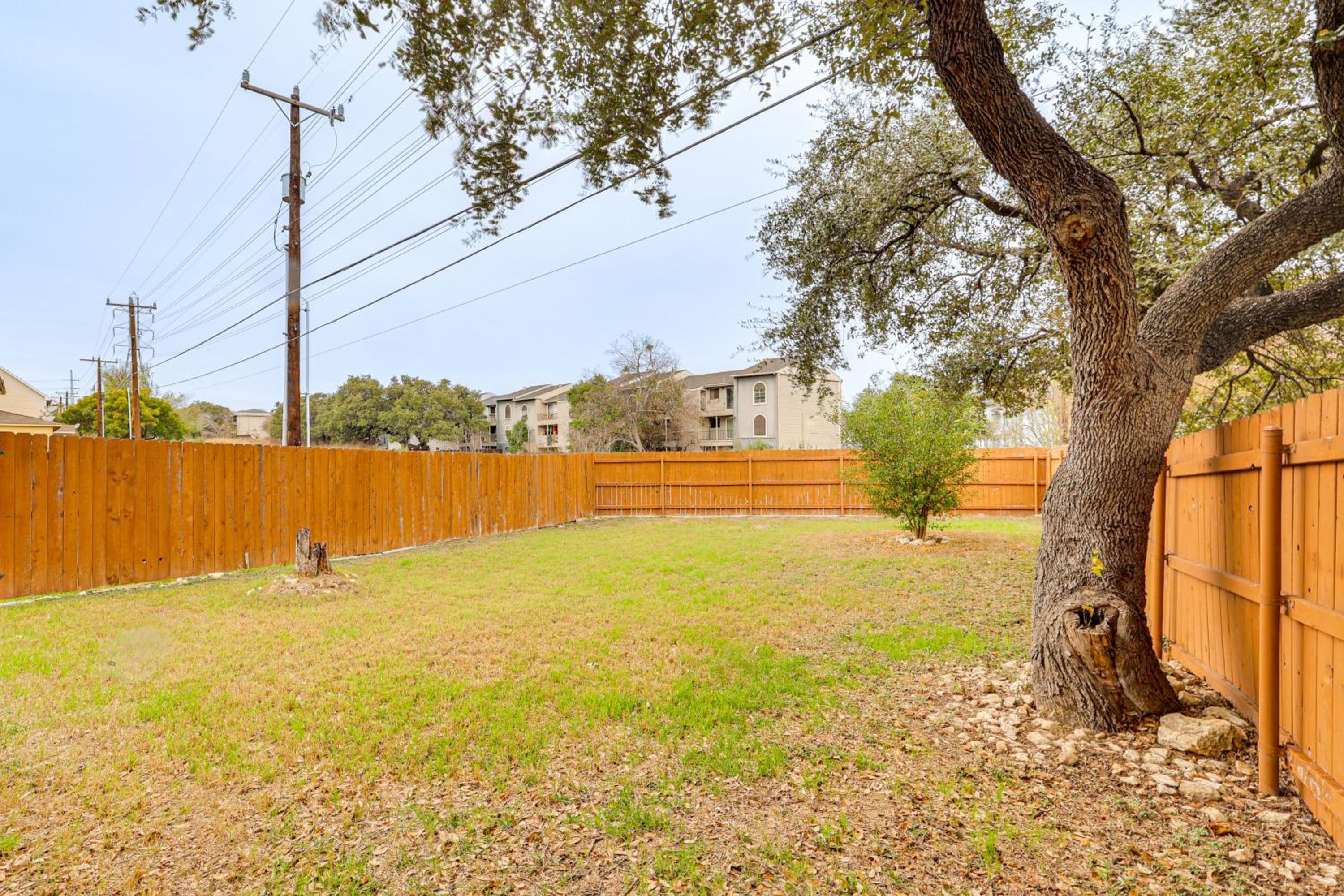 Suburban San Antonio Stay Near Parks and Hospitals