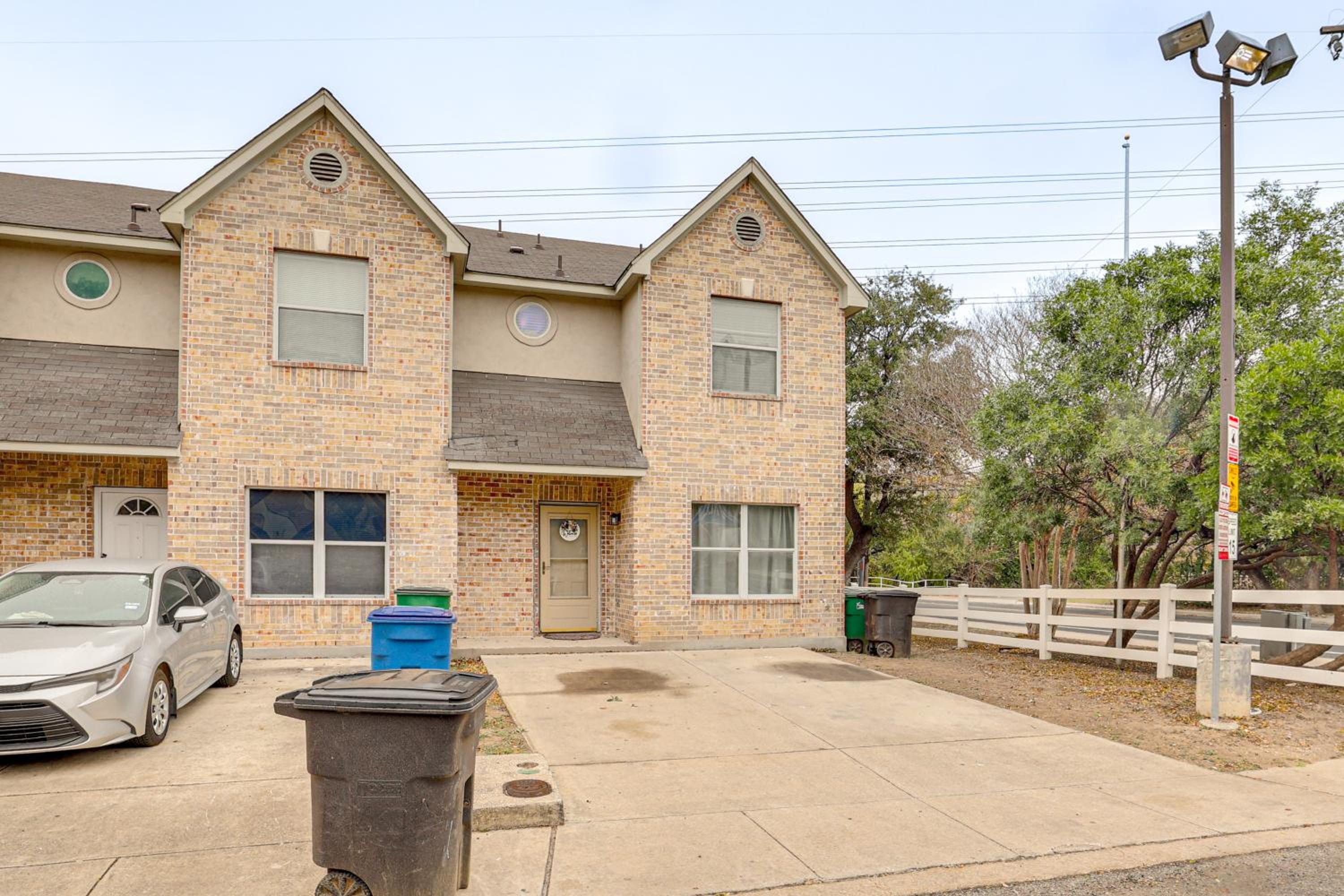 Suburban San Antonio Stay Near Parks and Hospitals