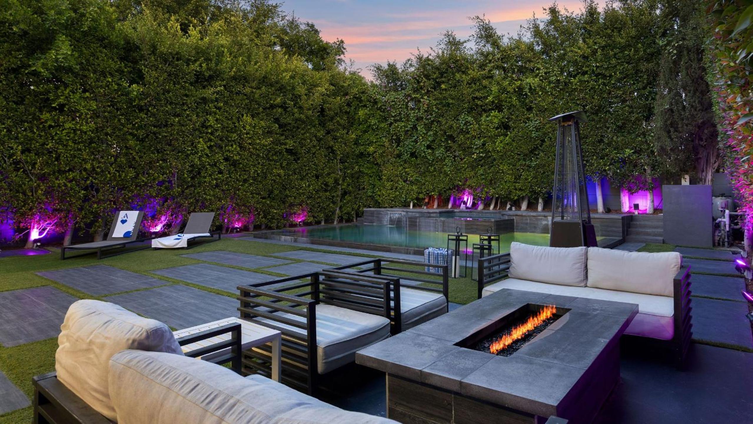 Private LA Retreat w Pool Hot Tub Fire Pit Near Melrose Ave The Martel House by AvantStay