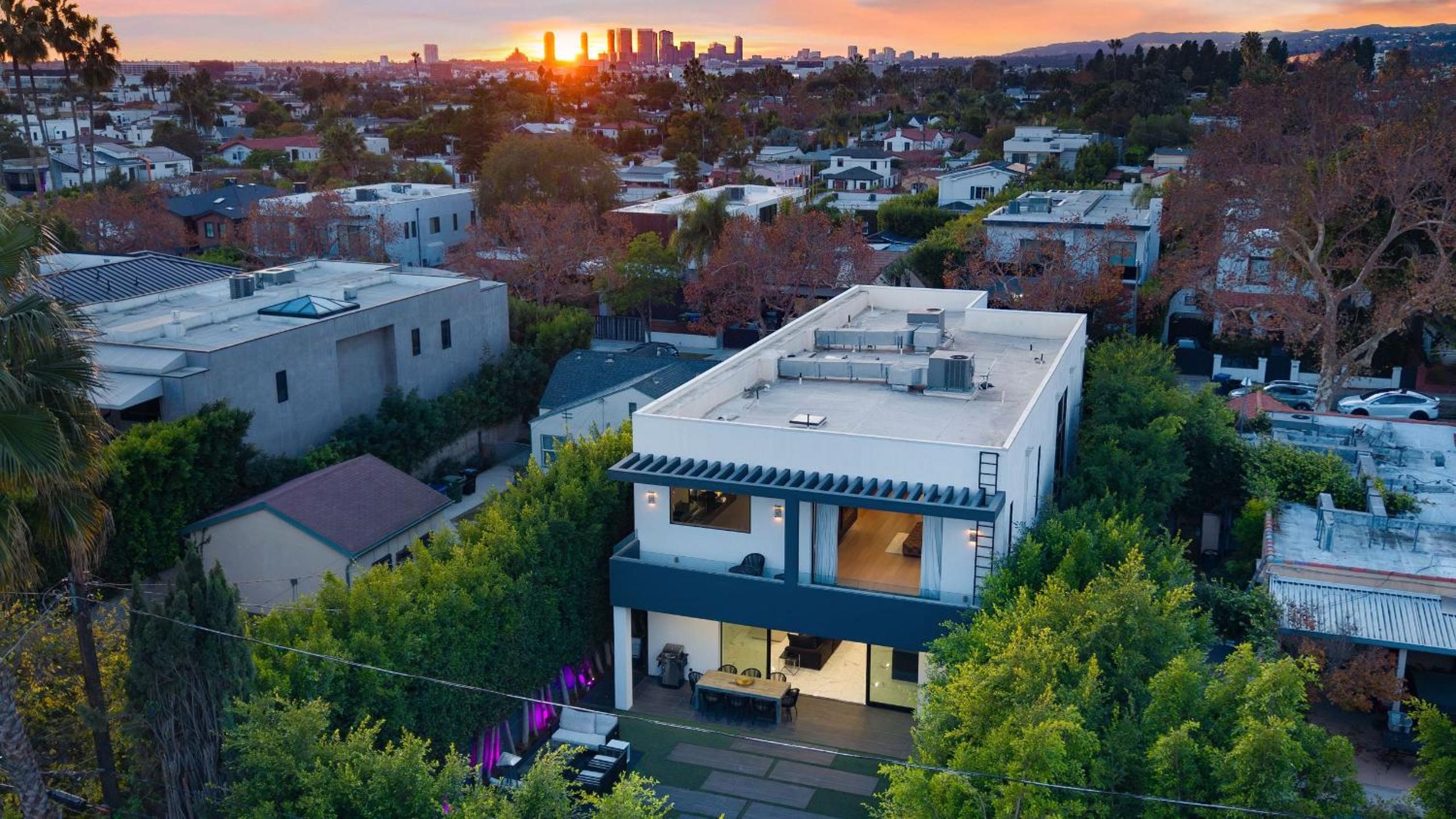 Private LA Retreat w Pool Hot Tub Fire Pit Near Melrose Ave The Martel House by AvantStay