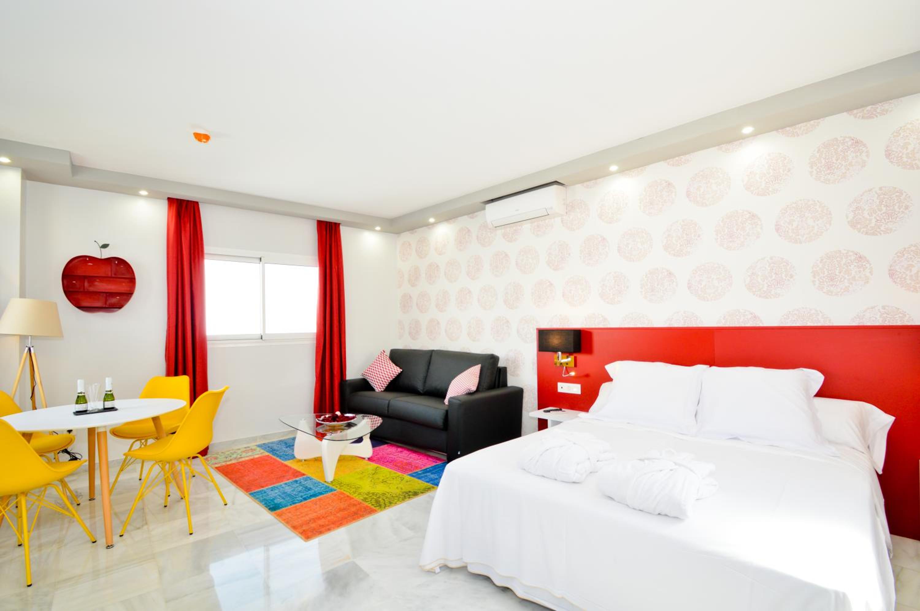 The Zentral Arenal Suites