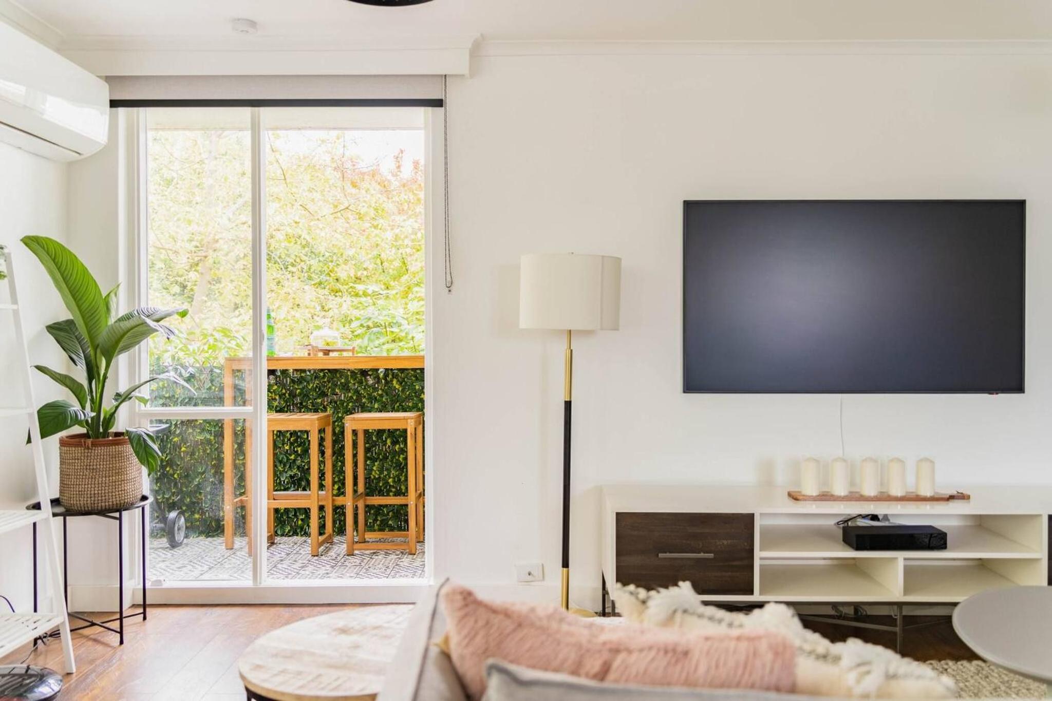 3bd 2 bthToorak Village luxurious Apartment, Relax