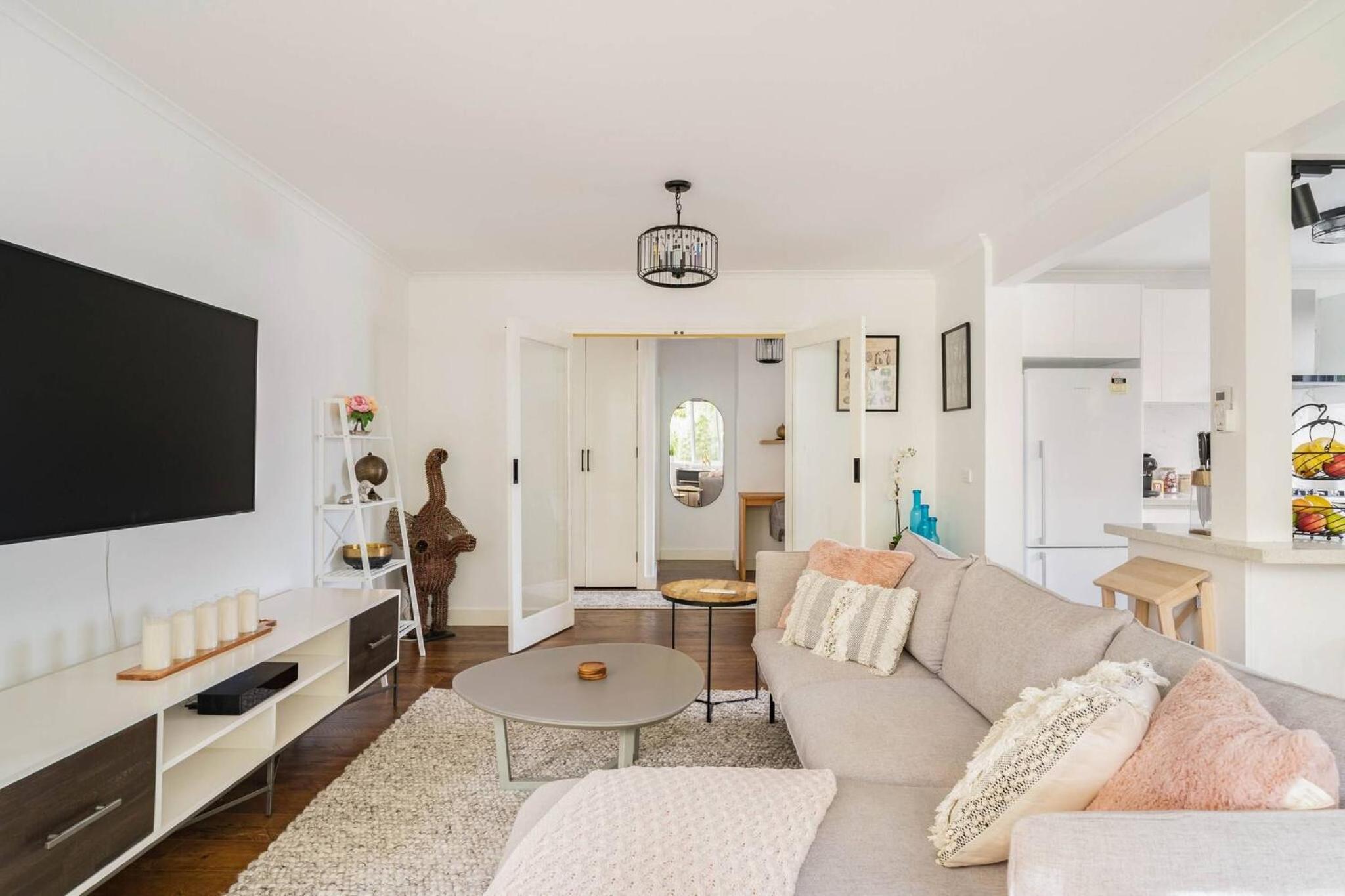 3bd 2 bthToorak Village luxurious Apartment, Relax