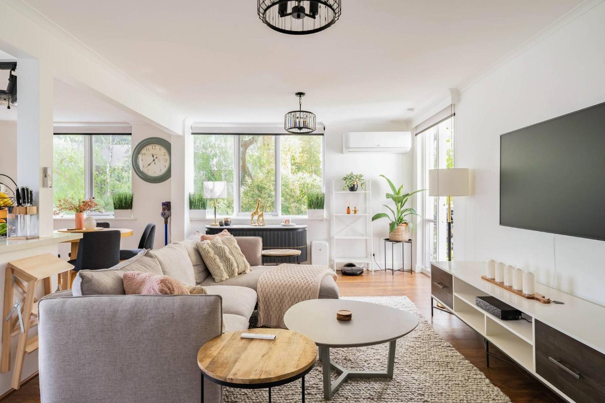 3bd 2 bthToorak Village luxurious Apartment, Relax
