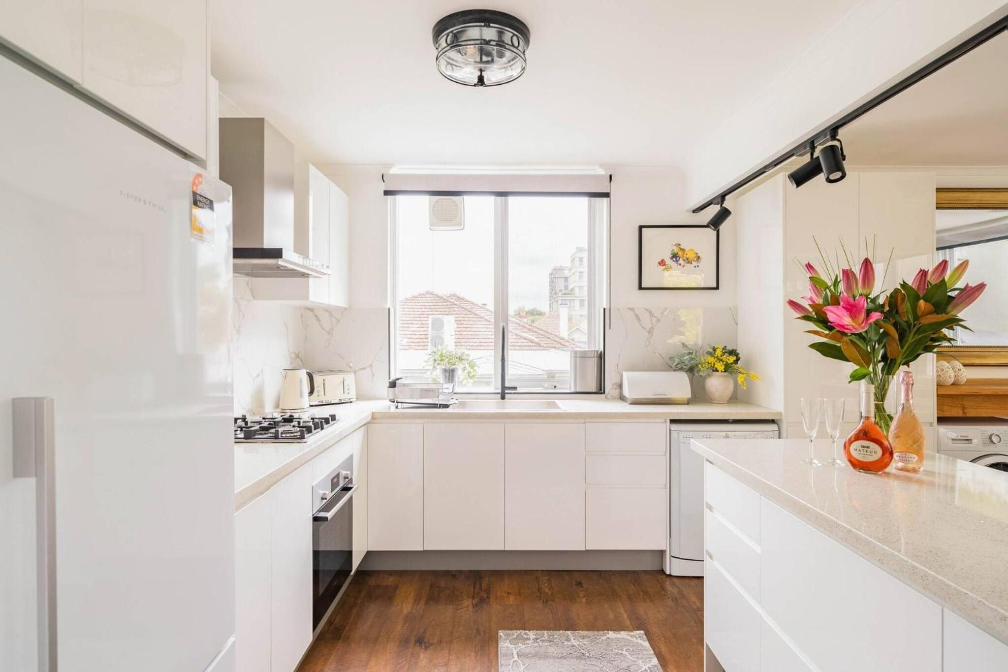 3bd 2 bthToorak Village luxurious Apartment, Relax