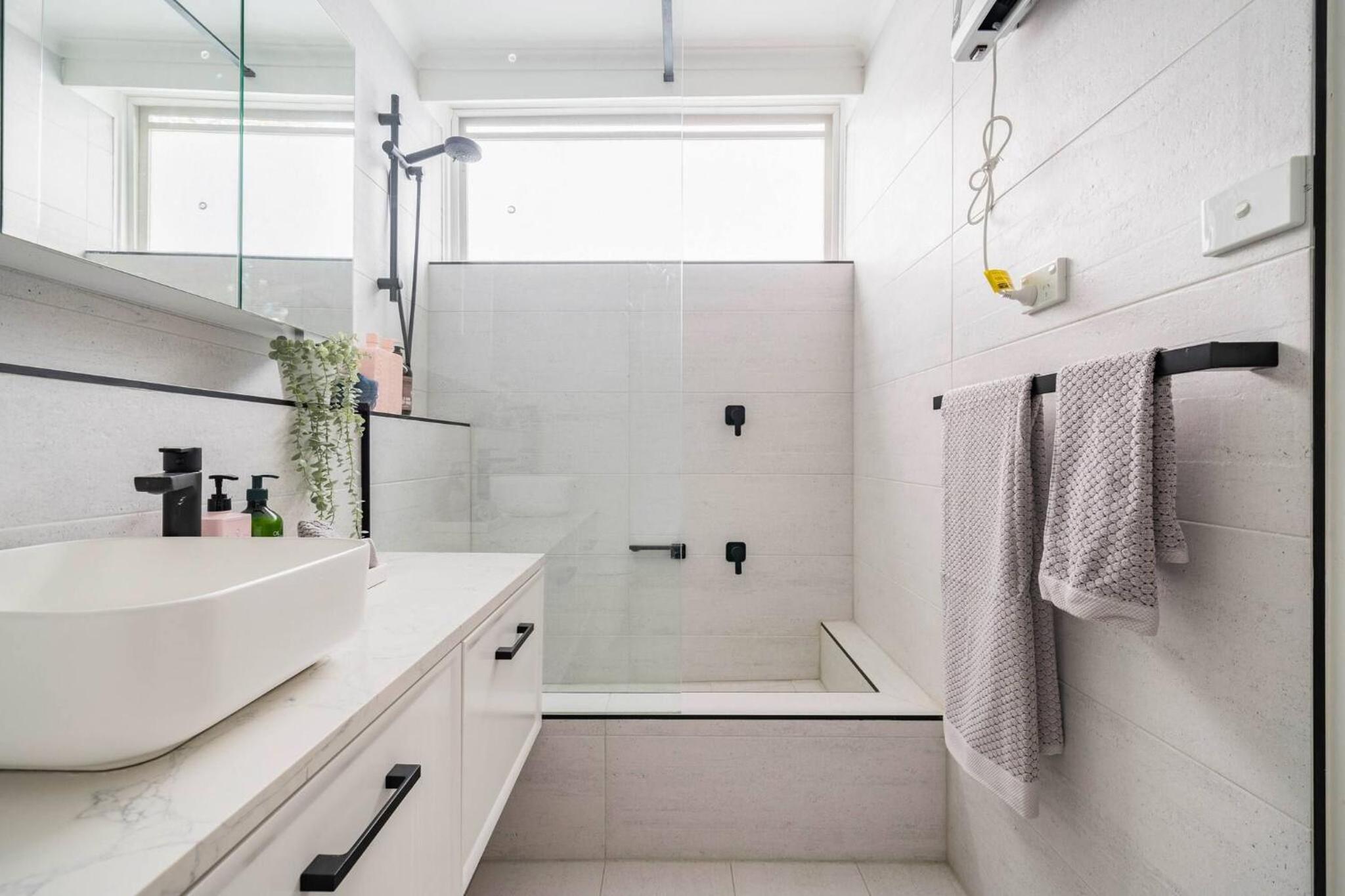 3bd 2 bthToorak Village luxurious Apartment, Relax