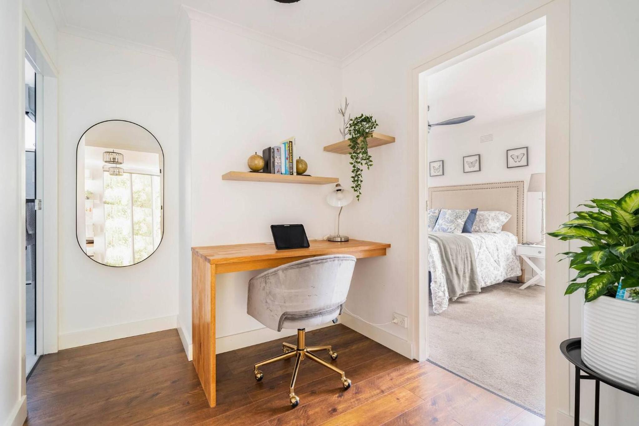 3bd 2 bthToorak Village luxurious Apartment, Relax