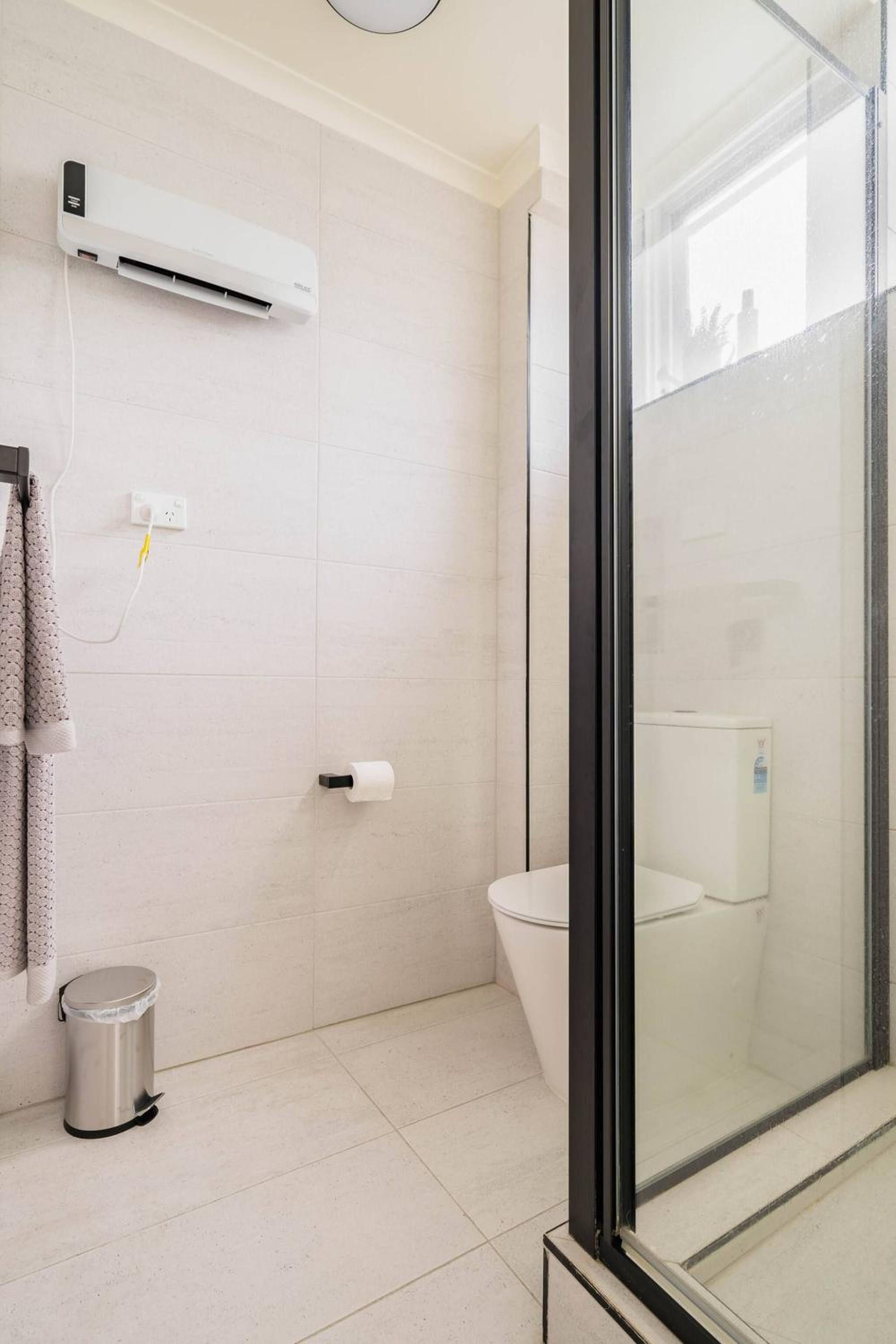 3bd 2 bthToorak Village luxurious Apartment, Relax