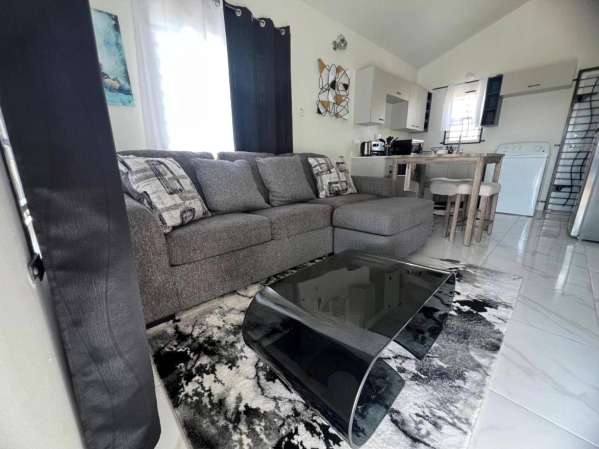 Charming 2 Bedroom Home in Phoenix Park Village