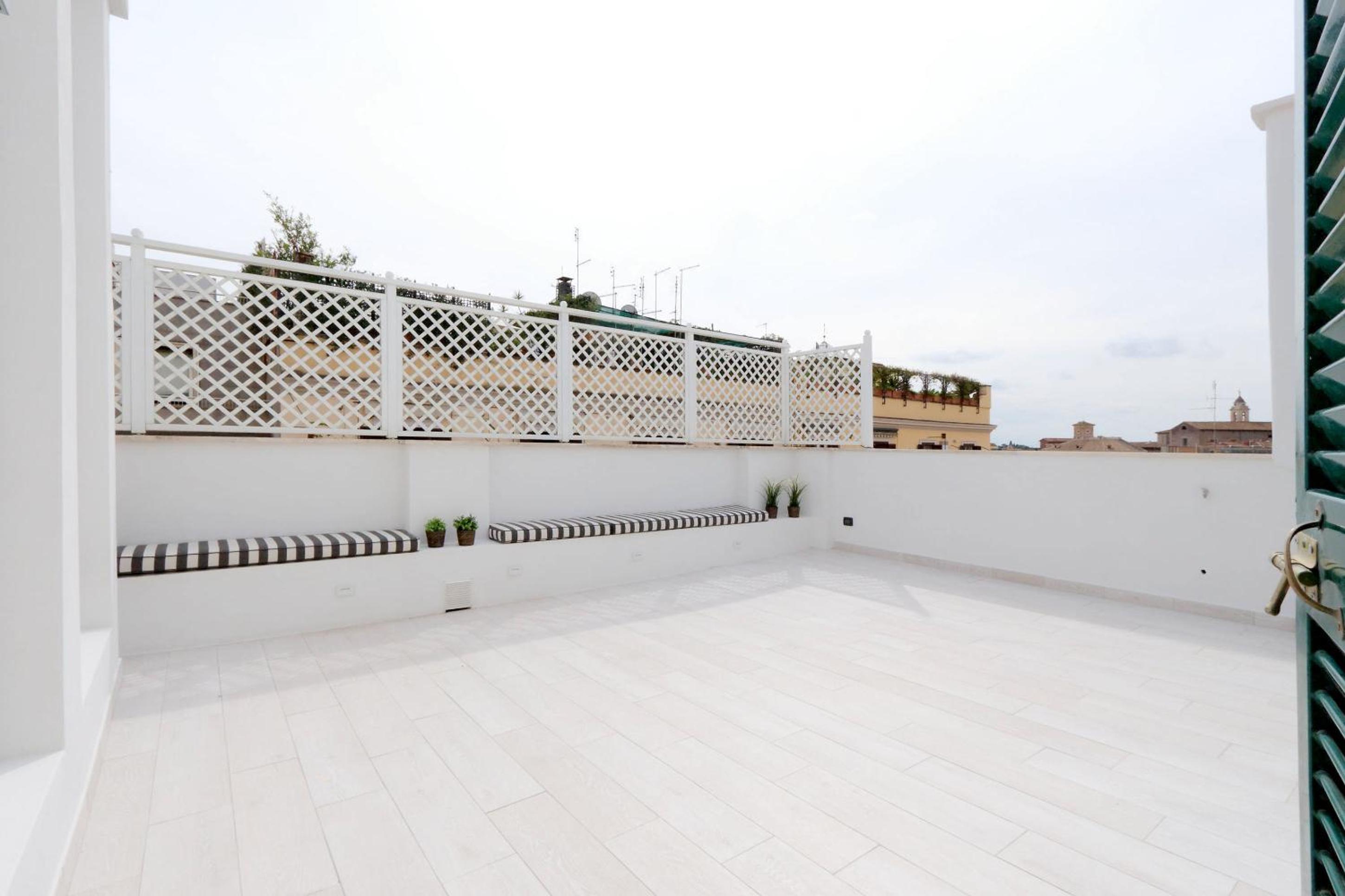 Monti Apartments - My Extra Home