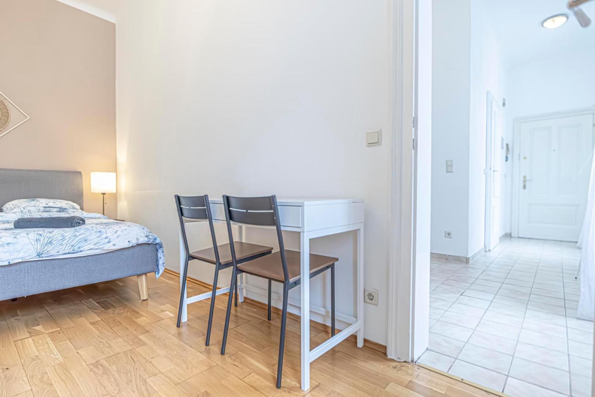 Comfortable 2BR Apt Next to Vienna Vibrant Center