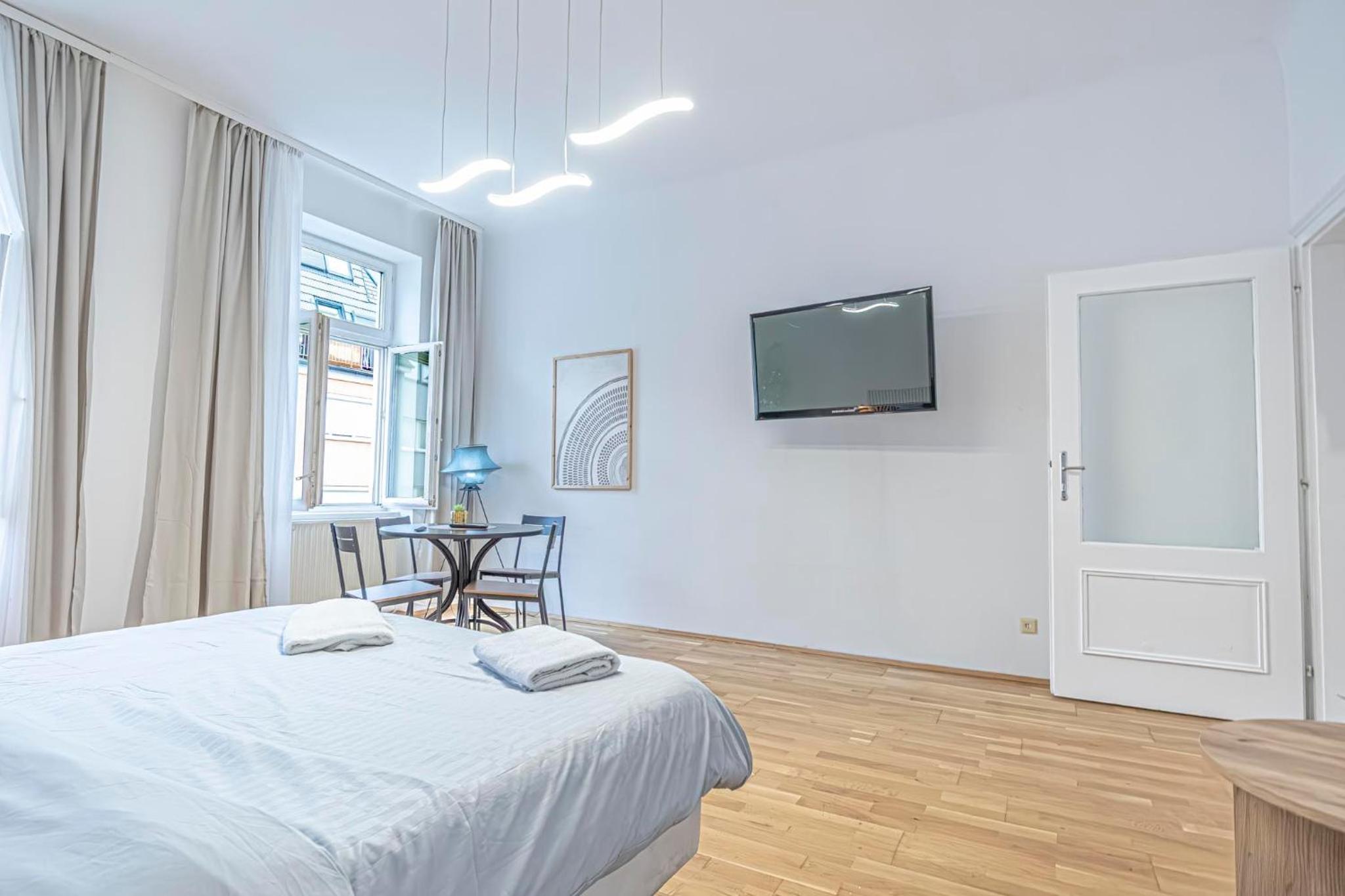 Comfortable 2BR Apt Next to Vienna Vibrant Center