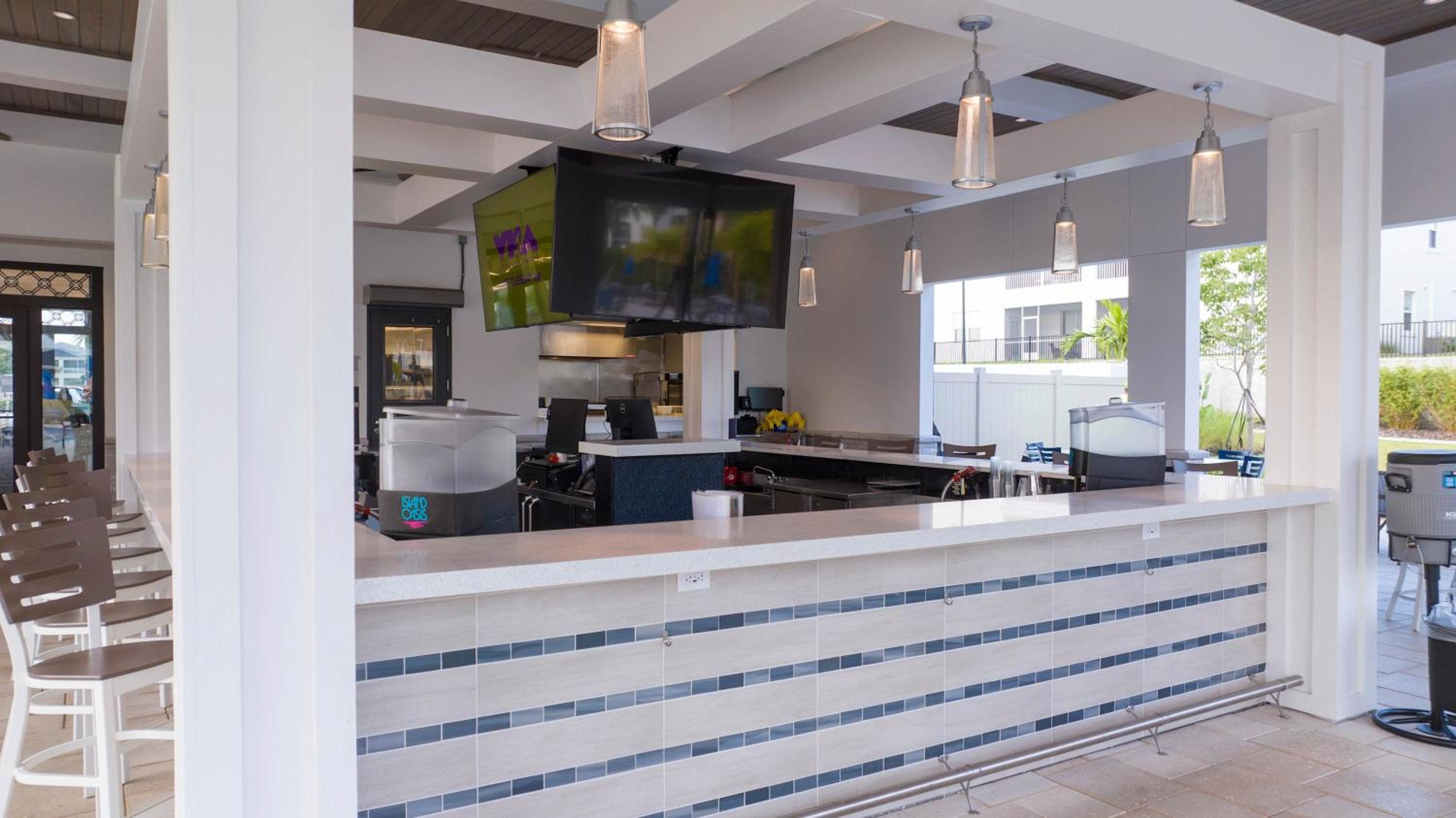 1112 Luxurious Champions Gate Family Townhouse with Private Pool & Theme Park Access