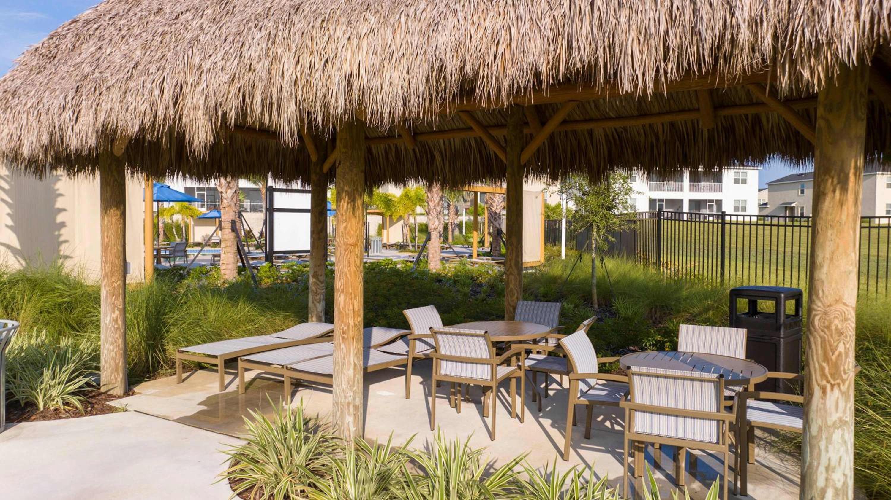 1112 Luxurious Champions Gate Family Townhouse with Private Pool & Theme Park Access
