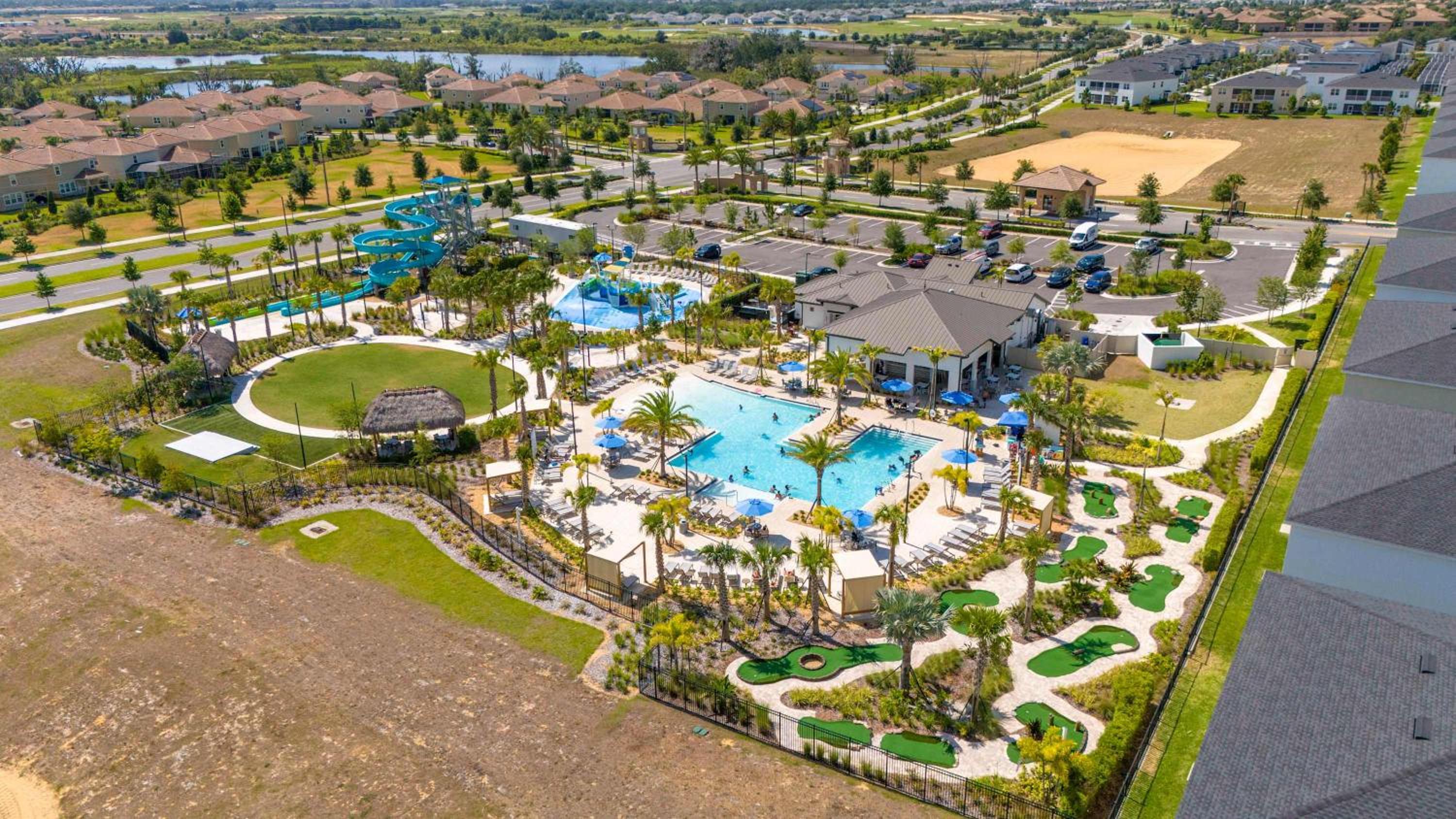 1112 Luxurious Champions Gate Family Townhouse with Private Pool & Theme Park Access