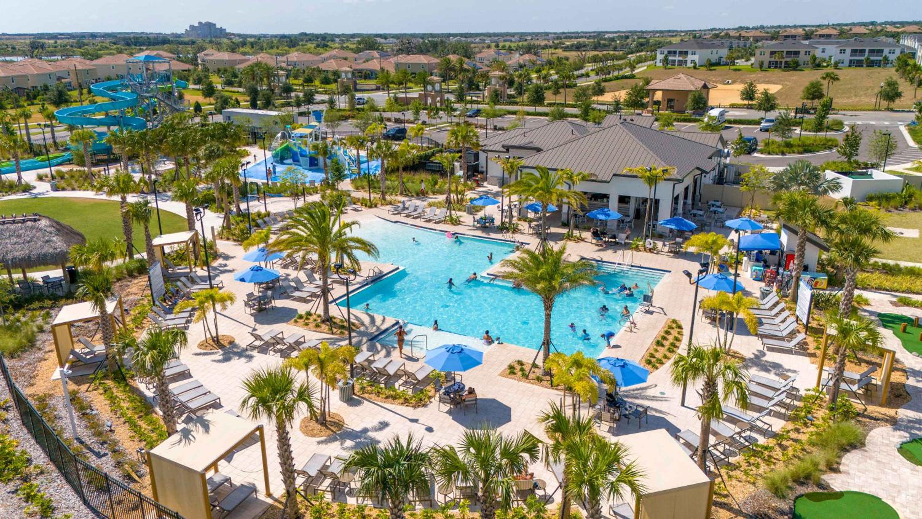 1112 Luxurious Champions Gate Family Townhouse with Private Pool & Theme Park Access