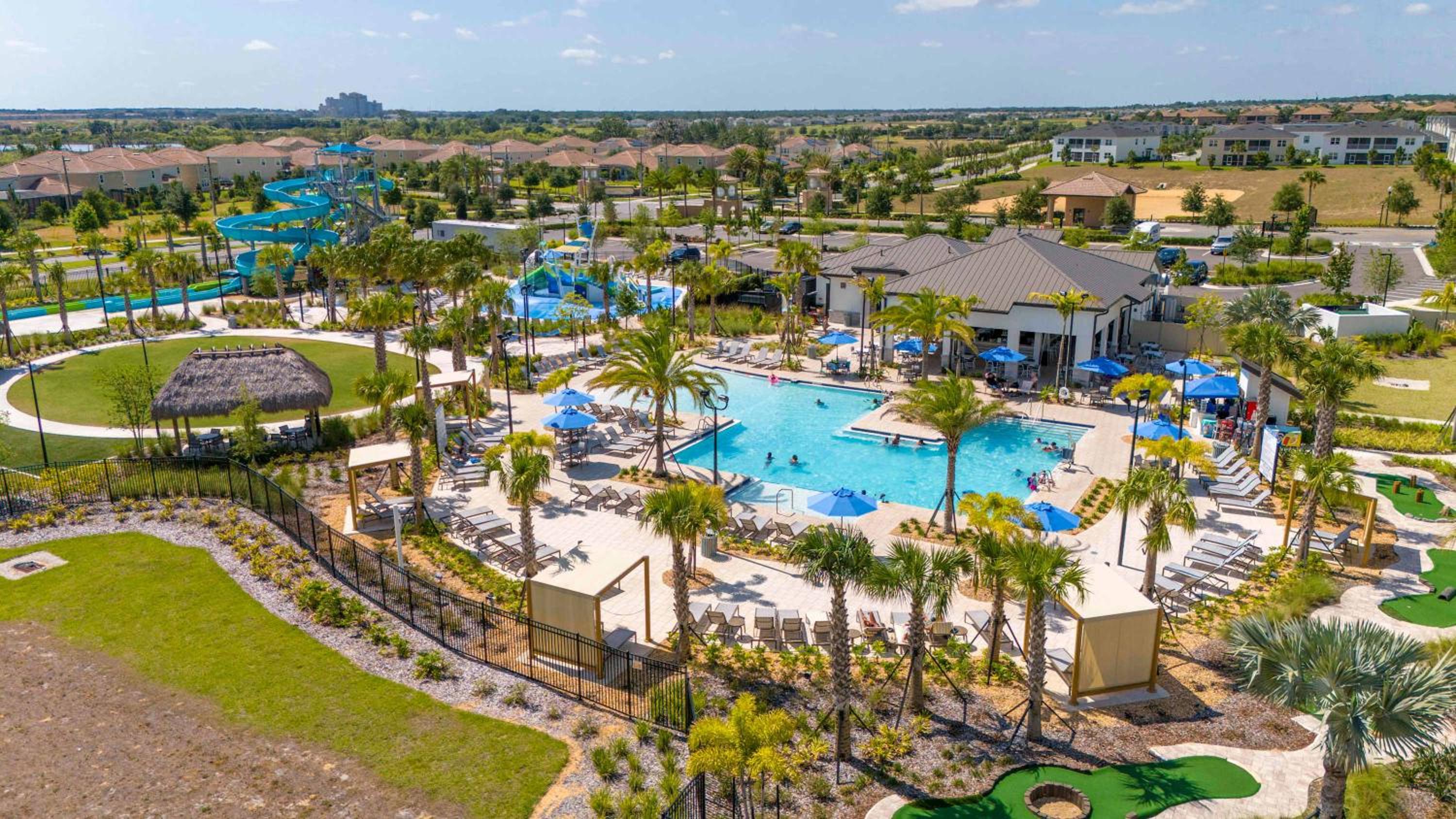 1112 Luxurious Champions Gate Family Townhouse with Private Pool & Theme Park Access