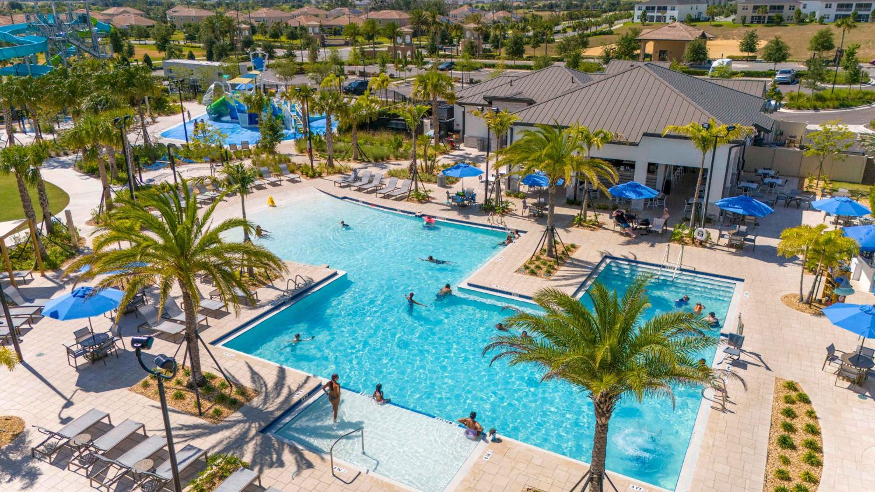 1112 Luxurious Champions Gate Family Townhouse with Private Pool & Theme Park Access