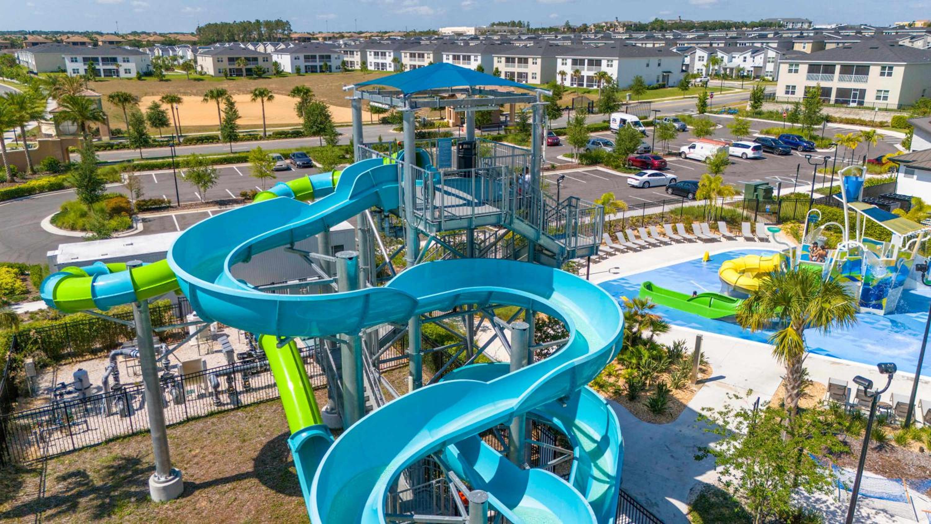 1112 Luxurious Champions Gate Family Townhouse with Private Pool & Theme Park Access