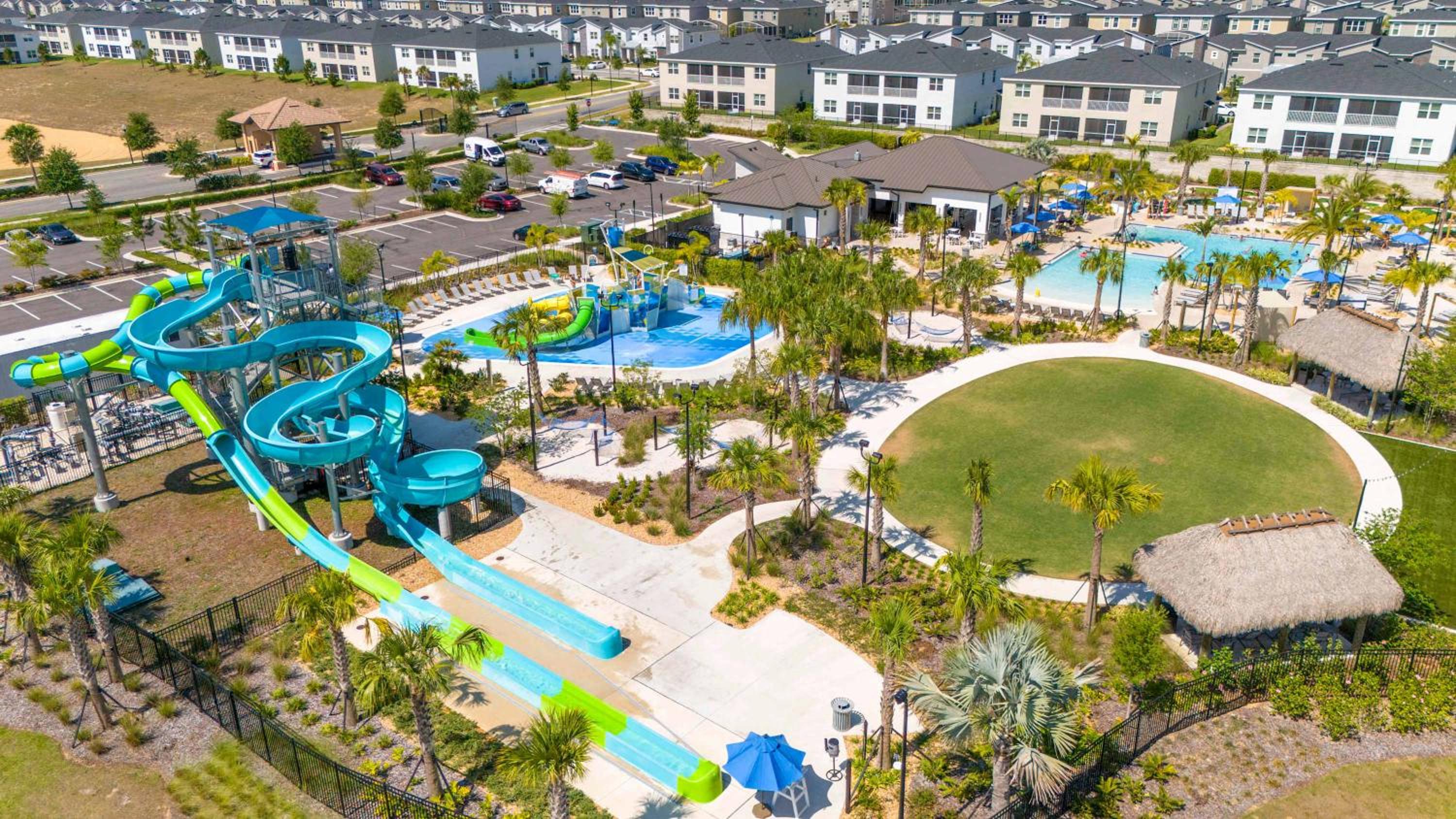1112 Luxurious Champions Gate Family Townhouse with Private Pool & Theme Park Access