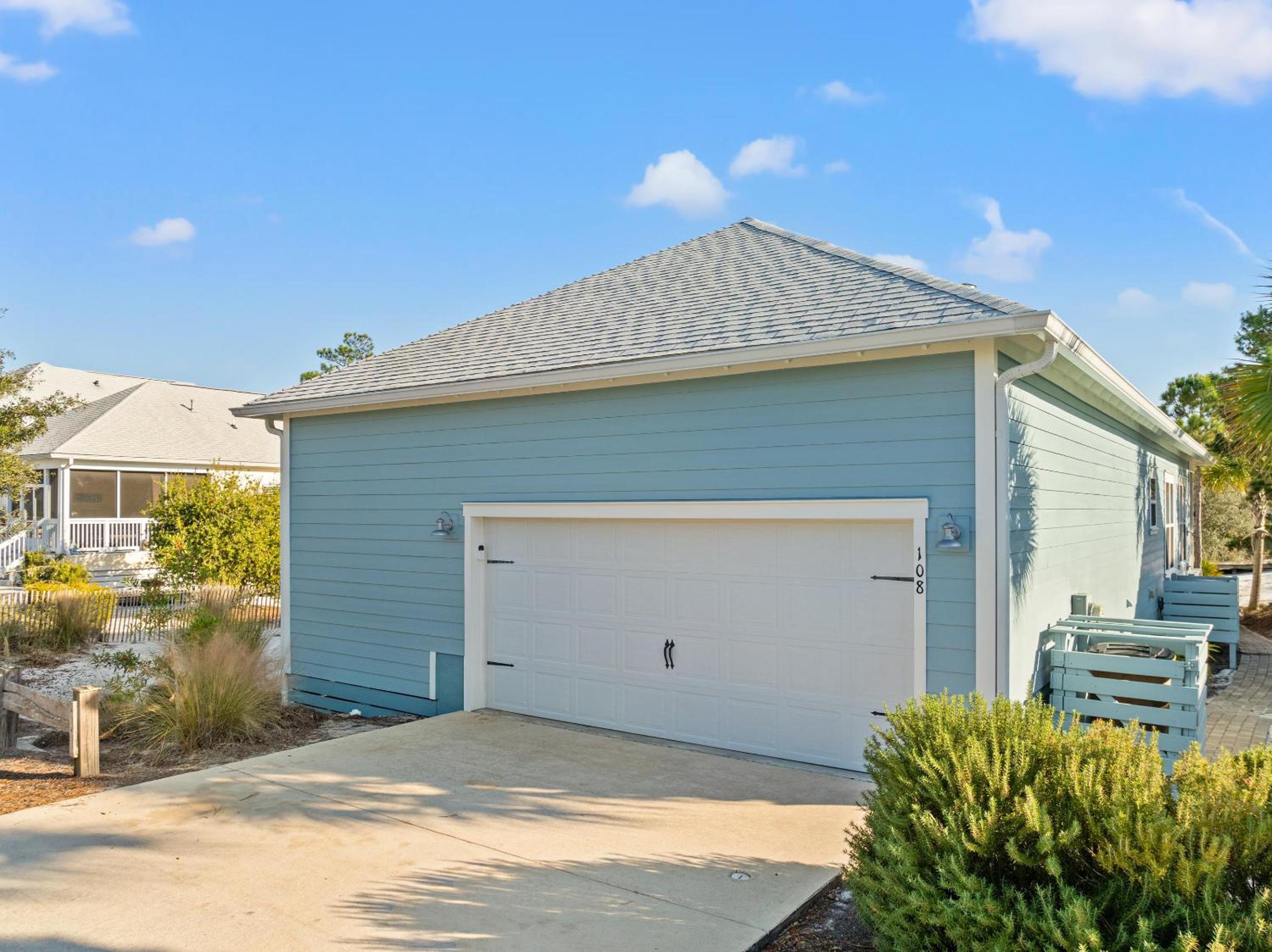 Pet Friendly Beach House - Salt Therapy by Panhandle Getaways