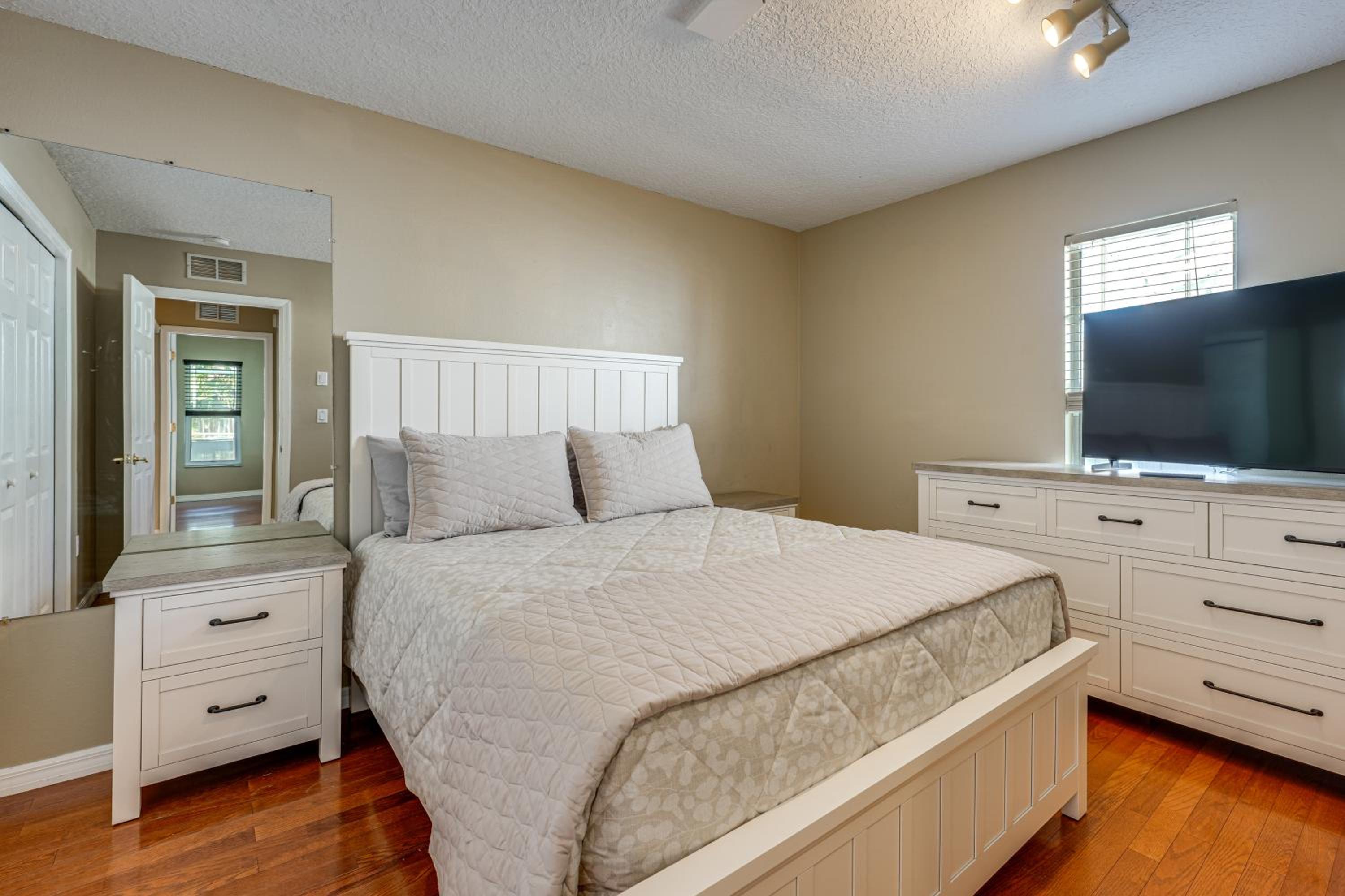 Great for Digital Nomads! Spacious Home in Largo