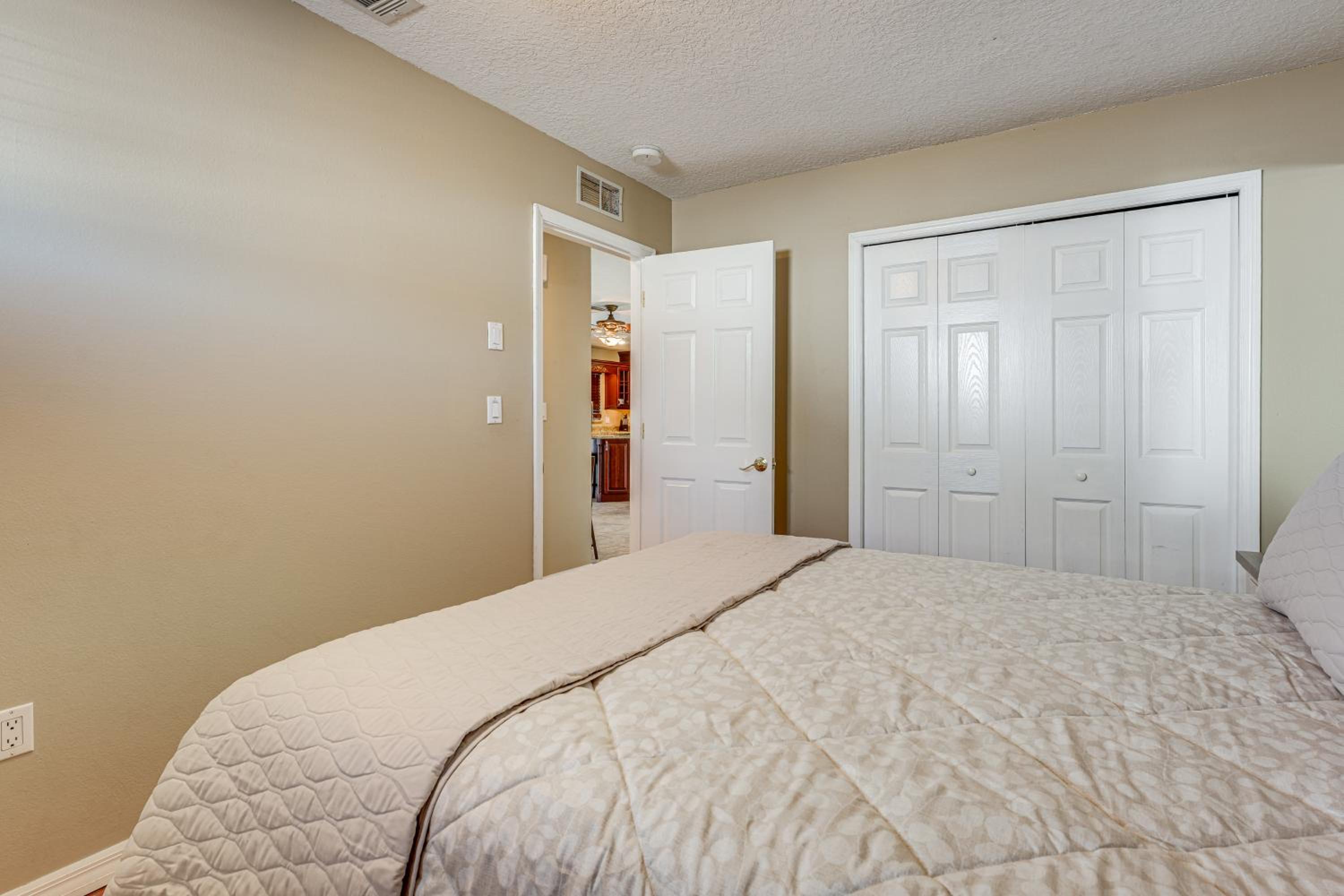 Great for Digital Nomads! Spacious Home in Largo
